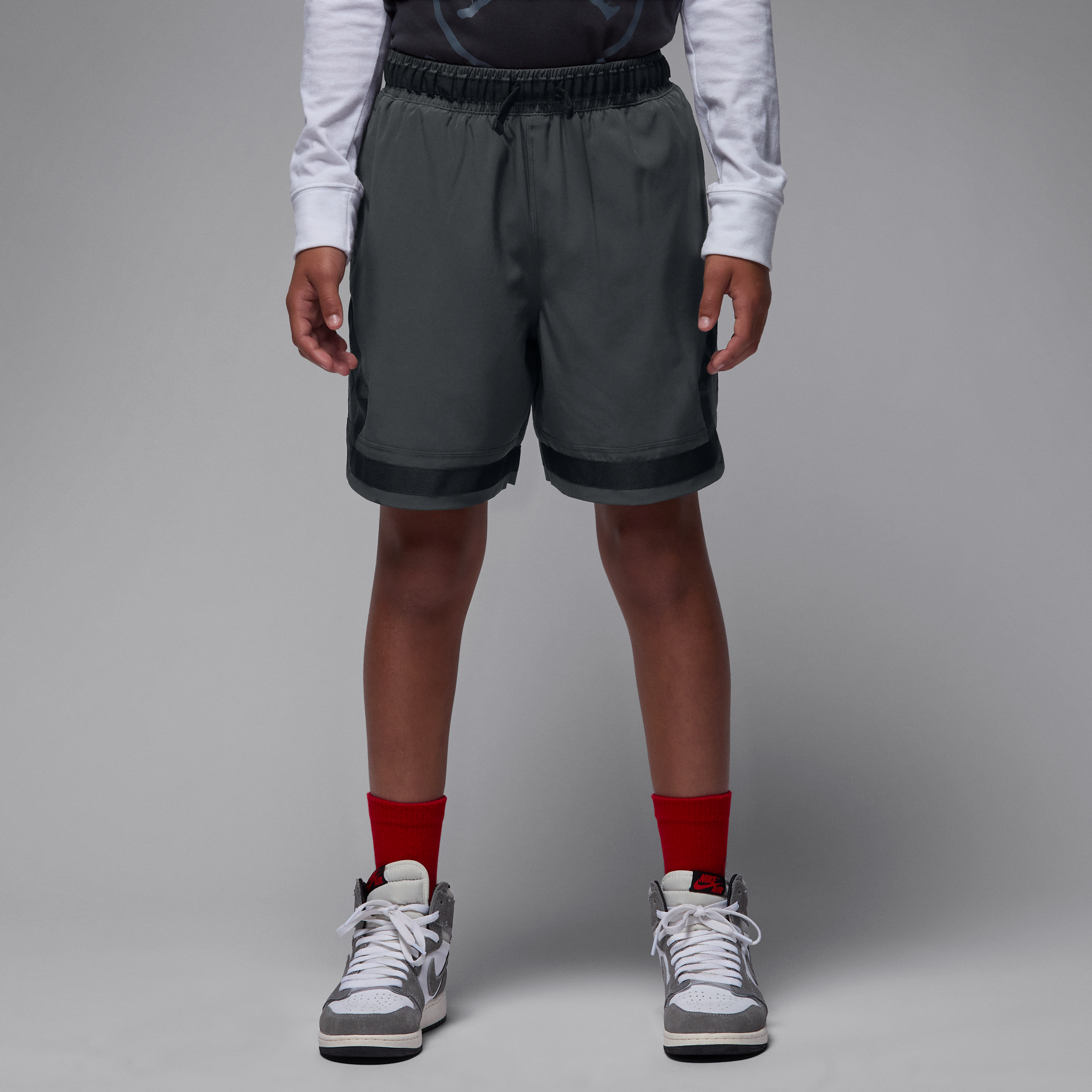 【ナイキ(NIKE)公式ストア】ジョーダン パリ サンジェルマン (PSG) ジュニア Dri-FIT ダイアモンド ショートパンツ IQ5944-060 グレー 【ナイキ(NIKE)公式ストア】ジョーダン パリ サンジェルマン (PSG) ジュニア Dri-FIT ダイアモンド ショートパンツ IQ5944-060 グレー