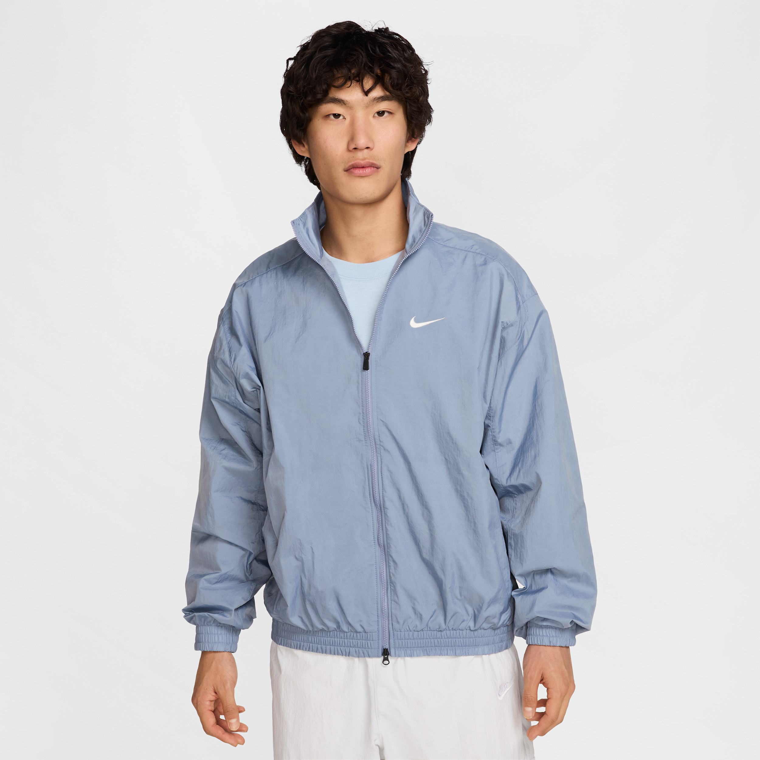 【ナイキ(NIKE)公式ストア】ナイキ クラブ メンズ オーバーサイズド ウーブン トラックジャケット HV6918-493 ブルー 【ナイキ(NIKE)公式ストア】ナイキ クラブ メンズ オーバーサイズド ウーブン トラックジャケット HV6918-493 ブルー