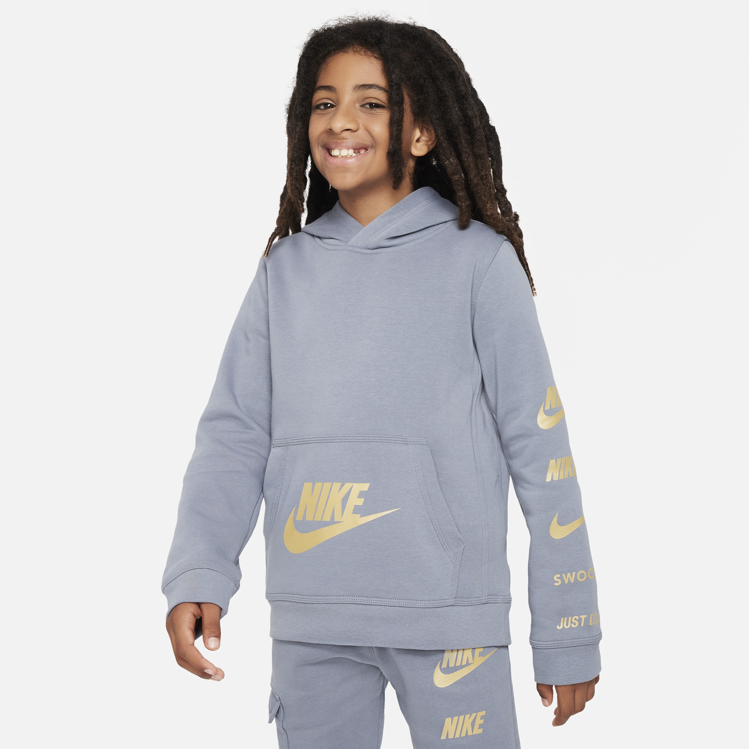 Nike Sportswear Standard Issue-pullover-hættetrøjen i fleece til store børn - grå