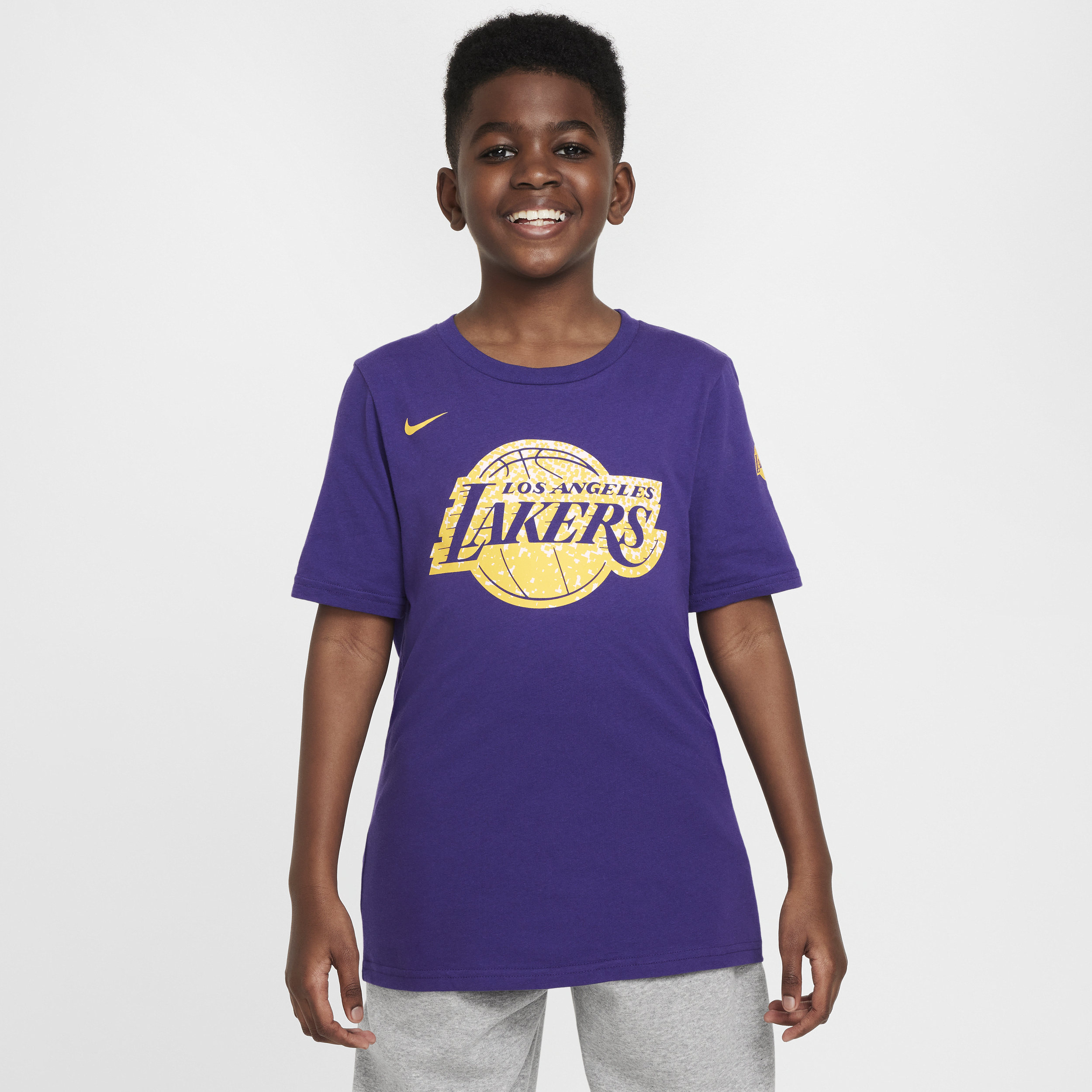 Los Angeles Lakers Essential Nike NBA-T-shirten til større børn (drenge) - lilla
