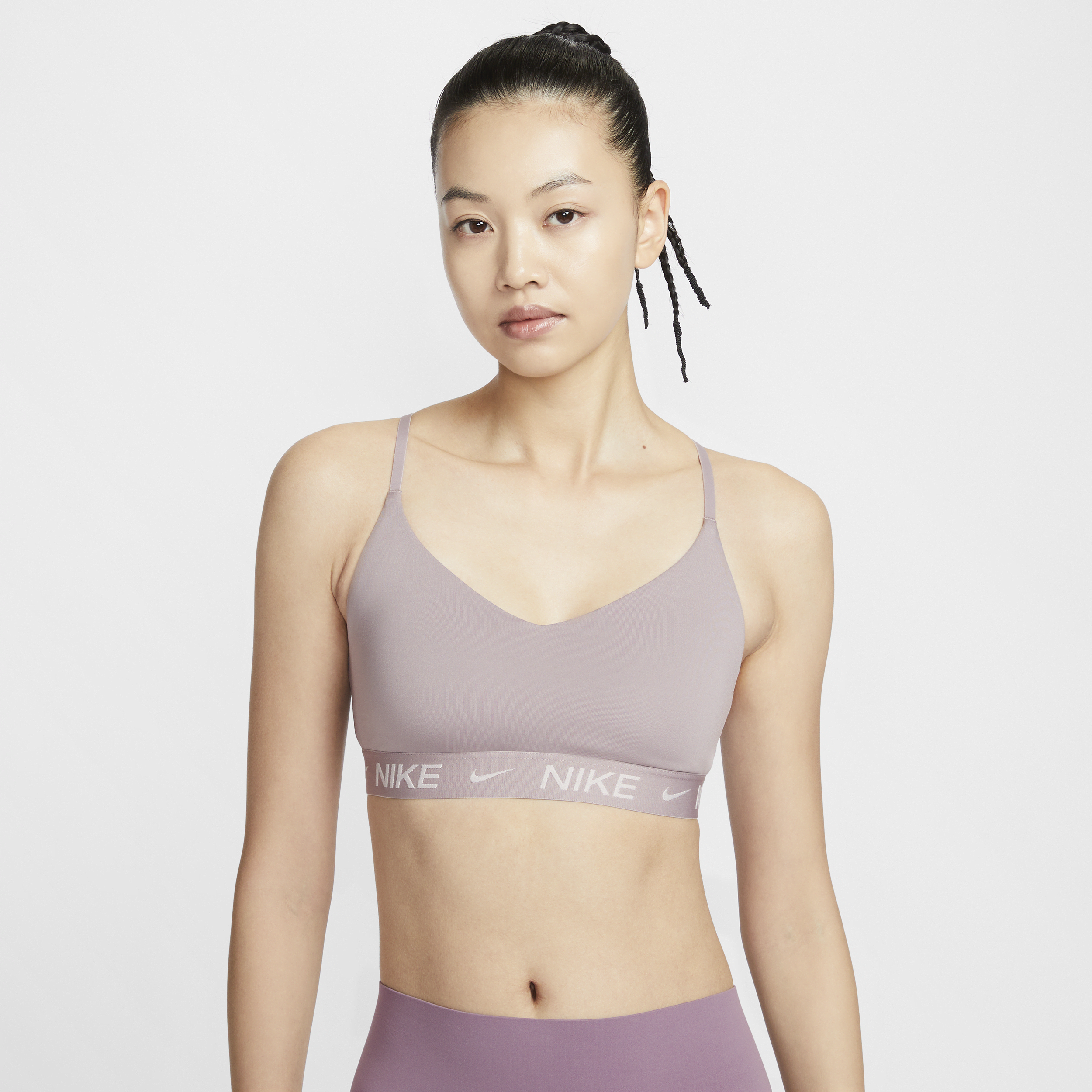 【ナイキ(NIKE)公式ストア】ナイキ インディ ライトサポート ウィメンズ パッディド アジャスタブル スポーツブラ FD1063-226 グレー 【ナイキ(NIKE)公式ストア】ナイキ インディ ライトサポート ウィメンズ パッディド アジャスタブル スポーツブラ FD1063-226 グレー