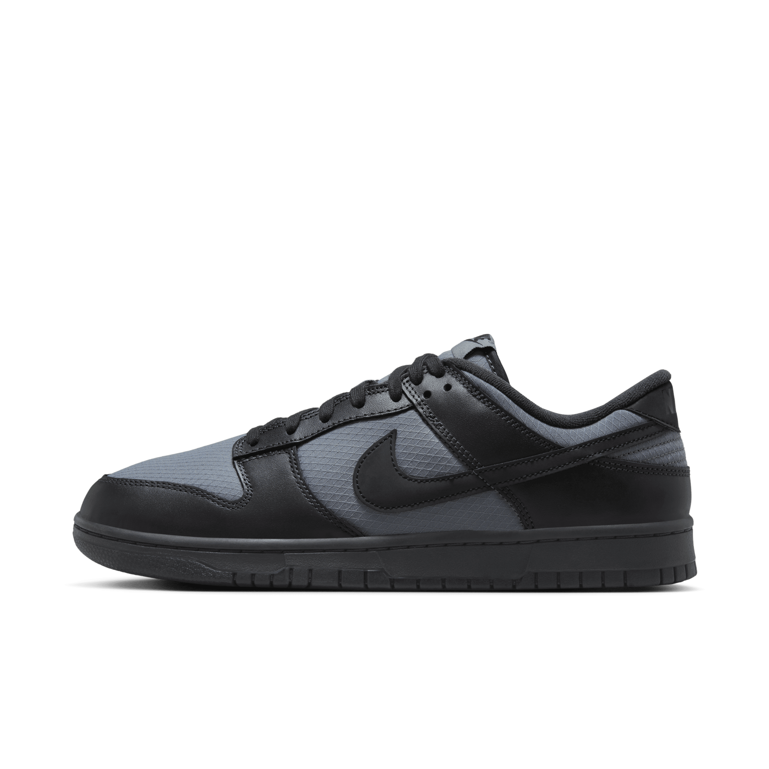【ナイキ(NIKE)公式ストア】ナイキ ダンク LOW レトロ SE メンズ ウィンタライズド シューズ FZ3052-001 ブラック 【ナイキ(NIKE)公式ストア】ナイキ ダンク LOW レトロ SE メンズ ウィンタライズド シューズ FZ3052-001 ブラック