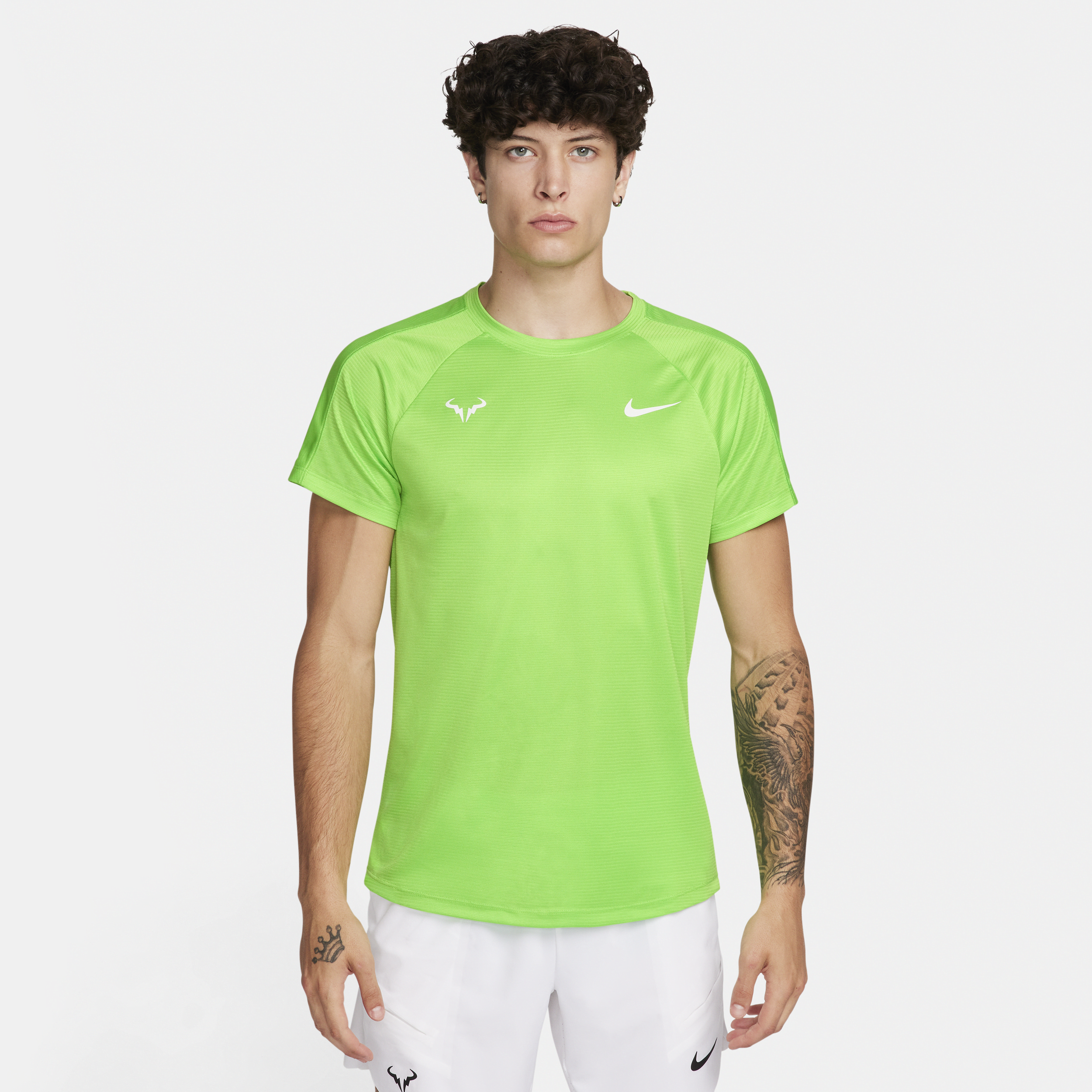 Kortærmet Rafa Challenger Nike Dri-FIT-tennisoverdel til mænd - grøn