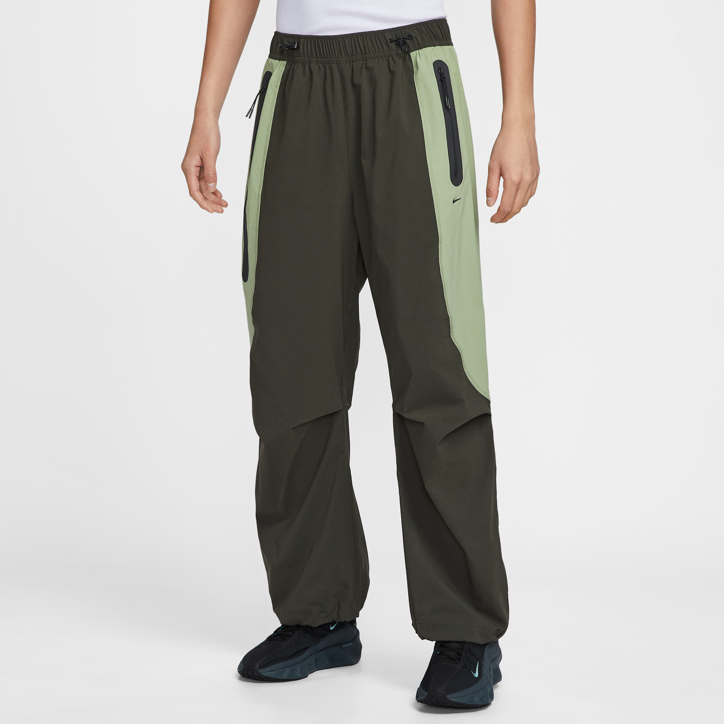 【ナイキ(NIKE)公式ストア】ナイキ テック メンズ Dri-FIT ウーブン カラーブロック オーバーサイズド パンツ IH8467-355 グリーン 【ナイキ(NIKE)公式ストア】ナイキ テック メンズ Dri-FIT ウーブン カラーブロック オーバーサイズド パンツ IH8467-355 グリーン