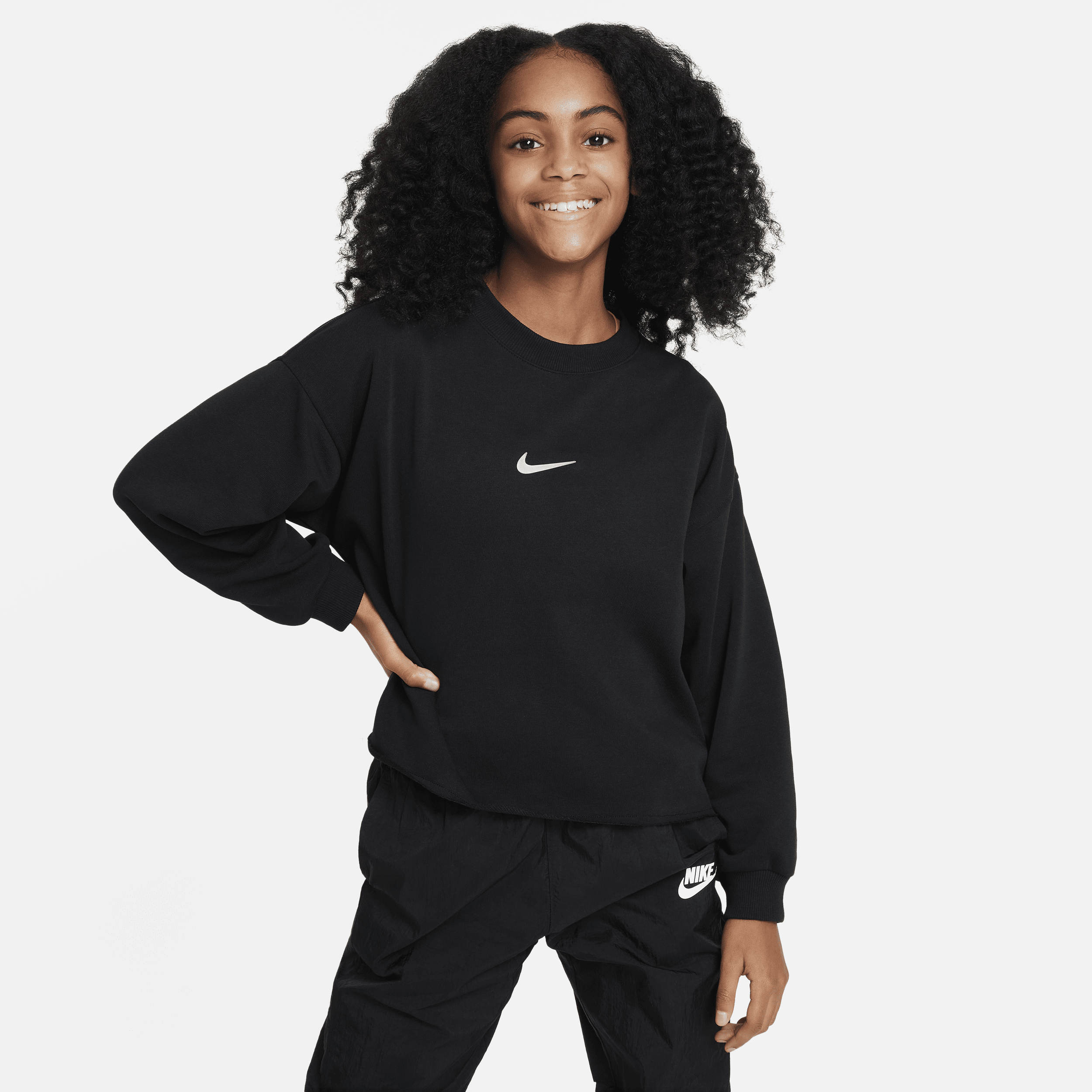 Nike Sportswear Dri-FIT sweatshirt met ronde hals voor meisjes - Zwart