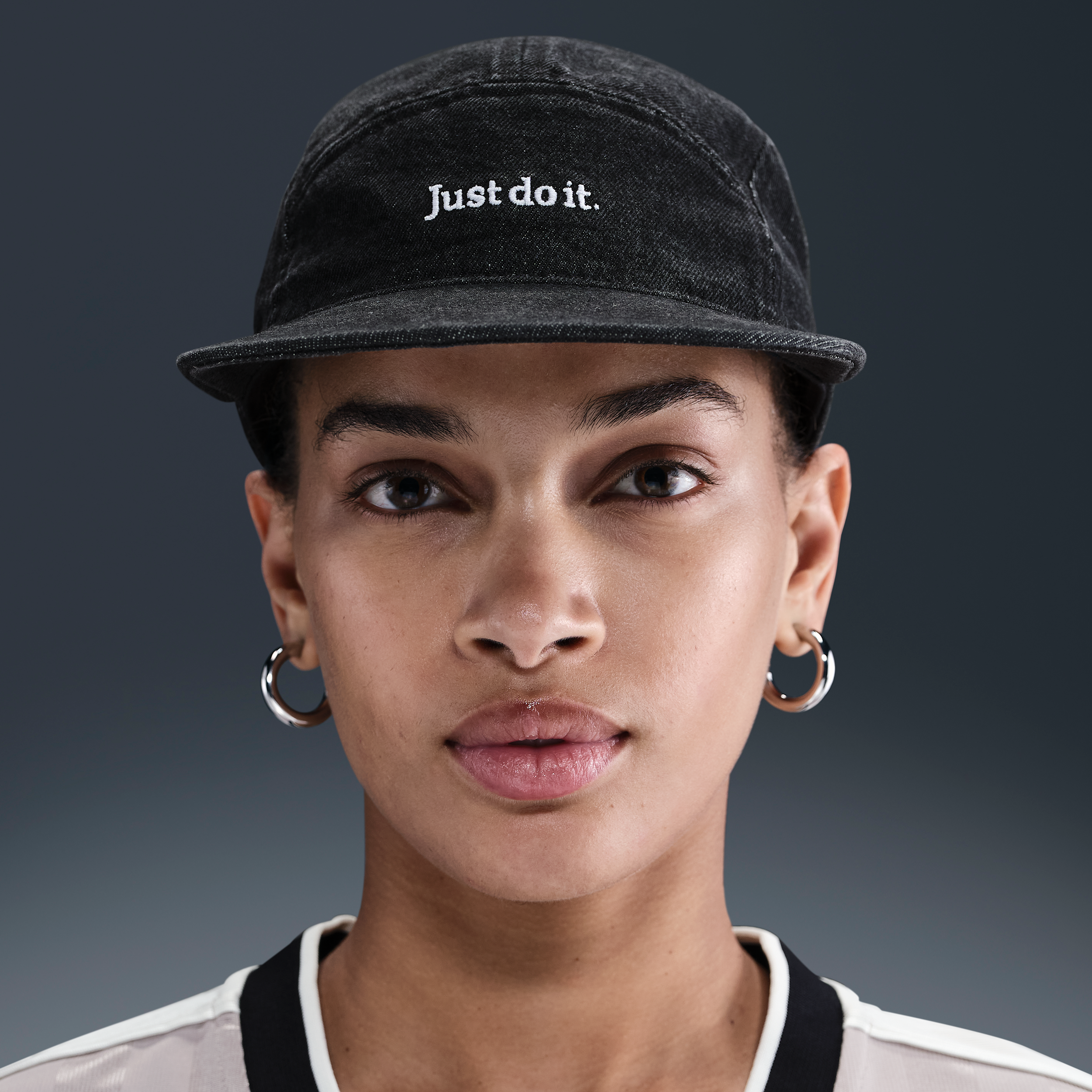 【ナイキ(NIKE)公式ストア】ナイキ フライ アンストラクチャード デニム キャップ IB2345-010 ブラック 【ナイキ(NIKE)公式ストア】ナイキ フライ アンストラクチャード デニム キャップ IB2345-010 ブラック