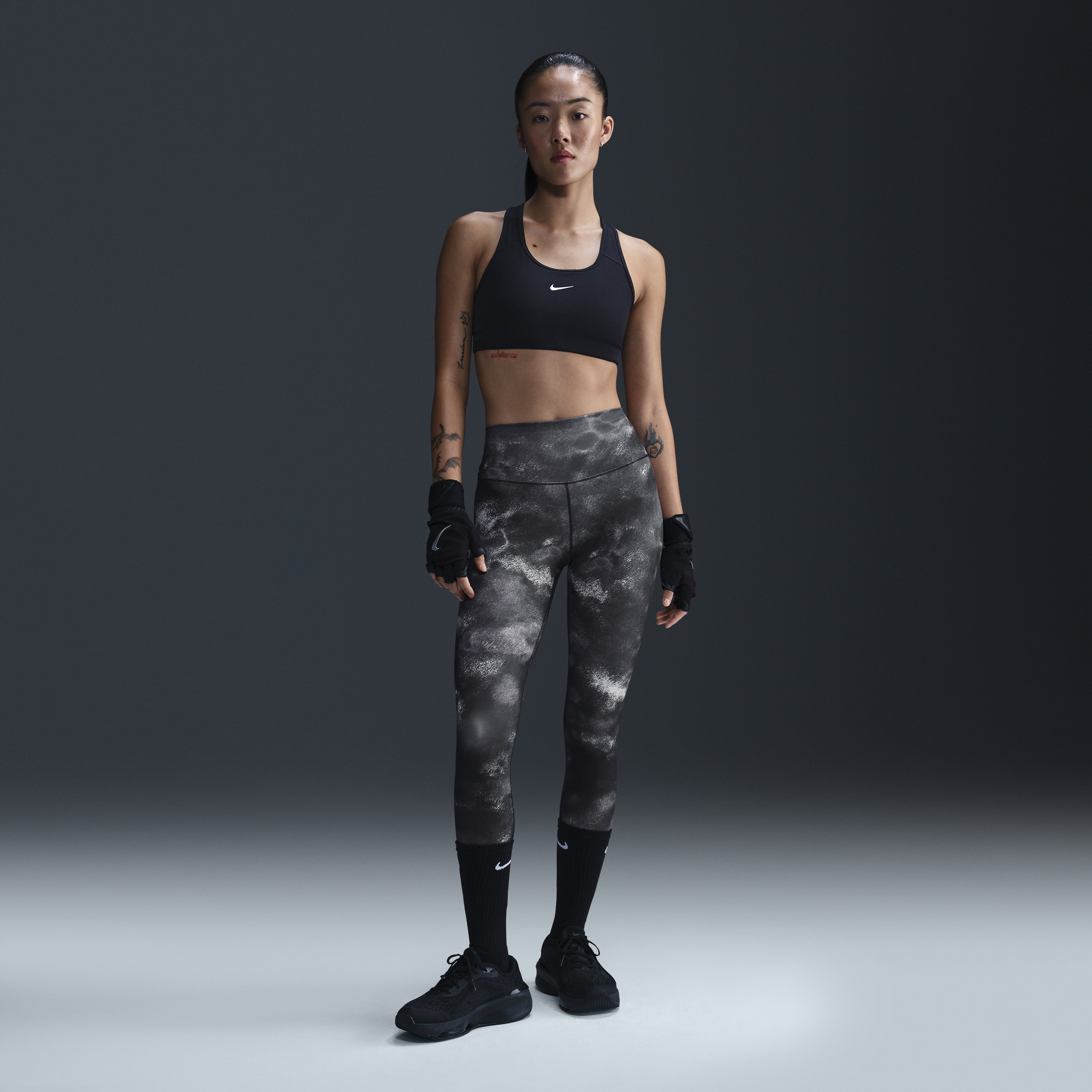 【ナイキ(NIKE)公式ストア】ナイキ ワン ウィメンズ ハイウエスト 7/8 プリント レギンス FZ7276-010 ブラック 【ナイキ(NIKE)公式ストア】ナイキ ワン ウィメンズ ハイウエスト 7/8 プリント レギンス FZ7276-010 ブラック