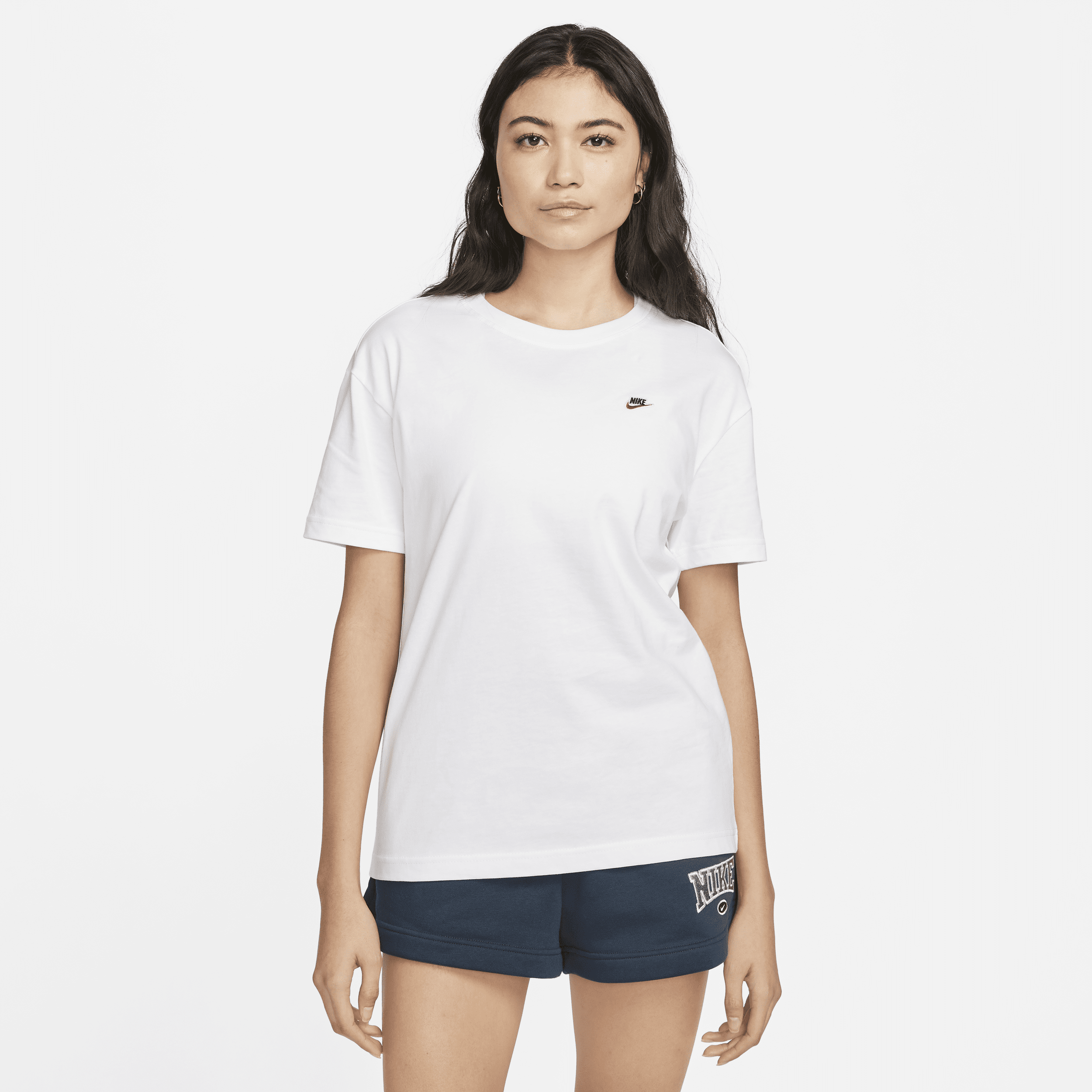 【ナイキ(NIKE)公式ストア】ナイキ スポーツウェア ウィメンズ Tシャツ DZ4686-100 ホワイト 【ナイキ(NIKE)公式ストア】ナイキ スポーツウェア ウィメンズ Tシャツ DZ4686-100 ホワイト
