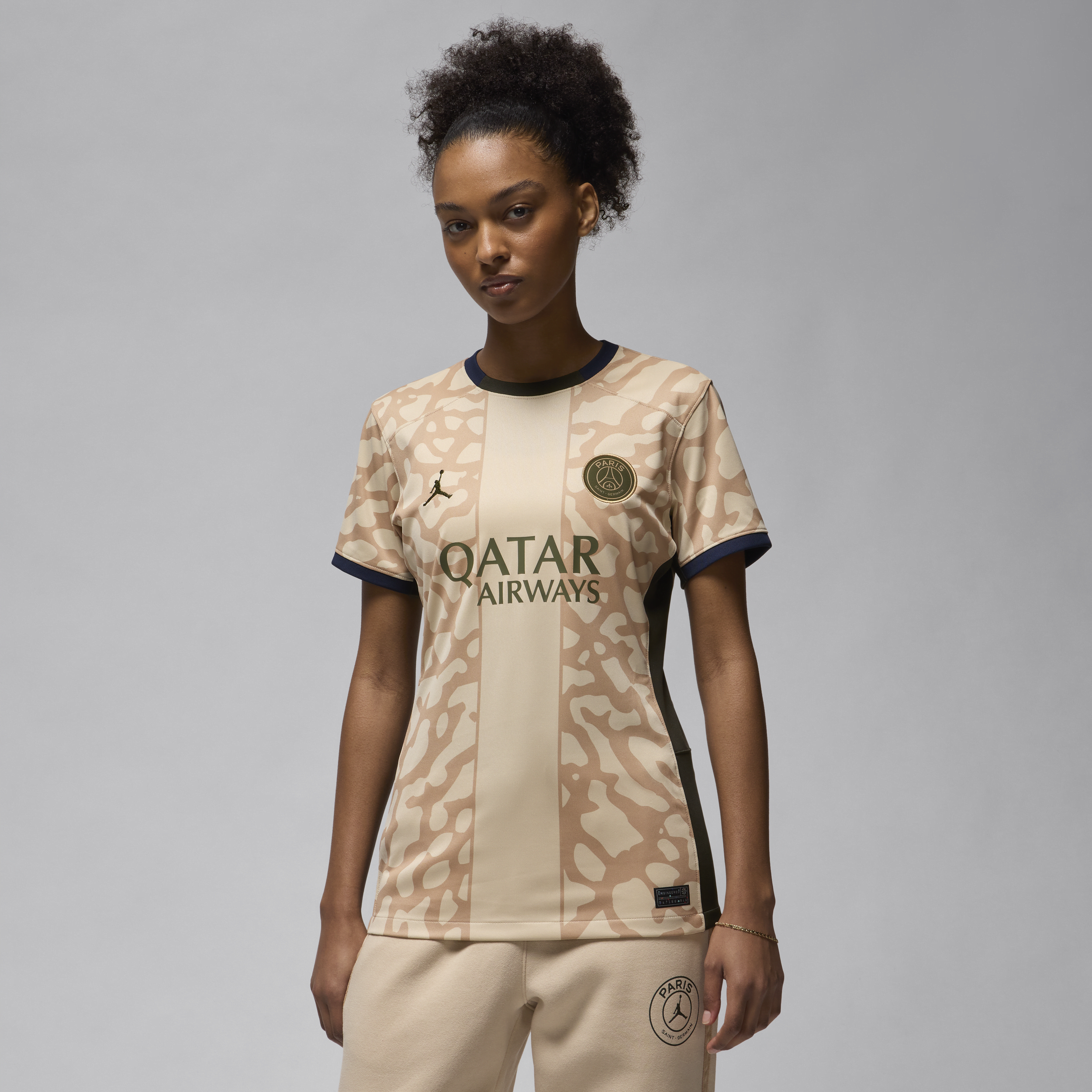 Nike Paris Saint-Germain 2023/24 Stadium Vierde replica Jordan voetbalshirt met Dri-FIT voor dames - Bruin