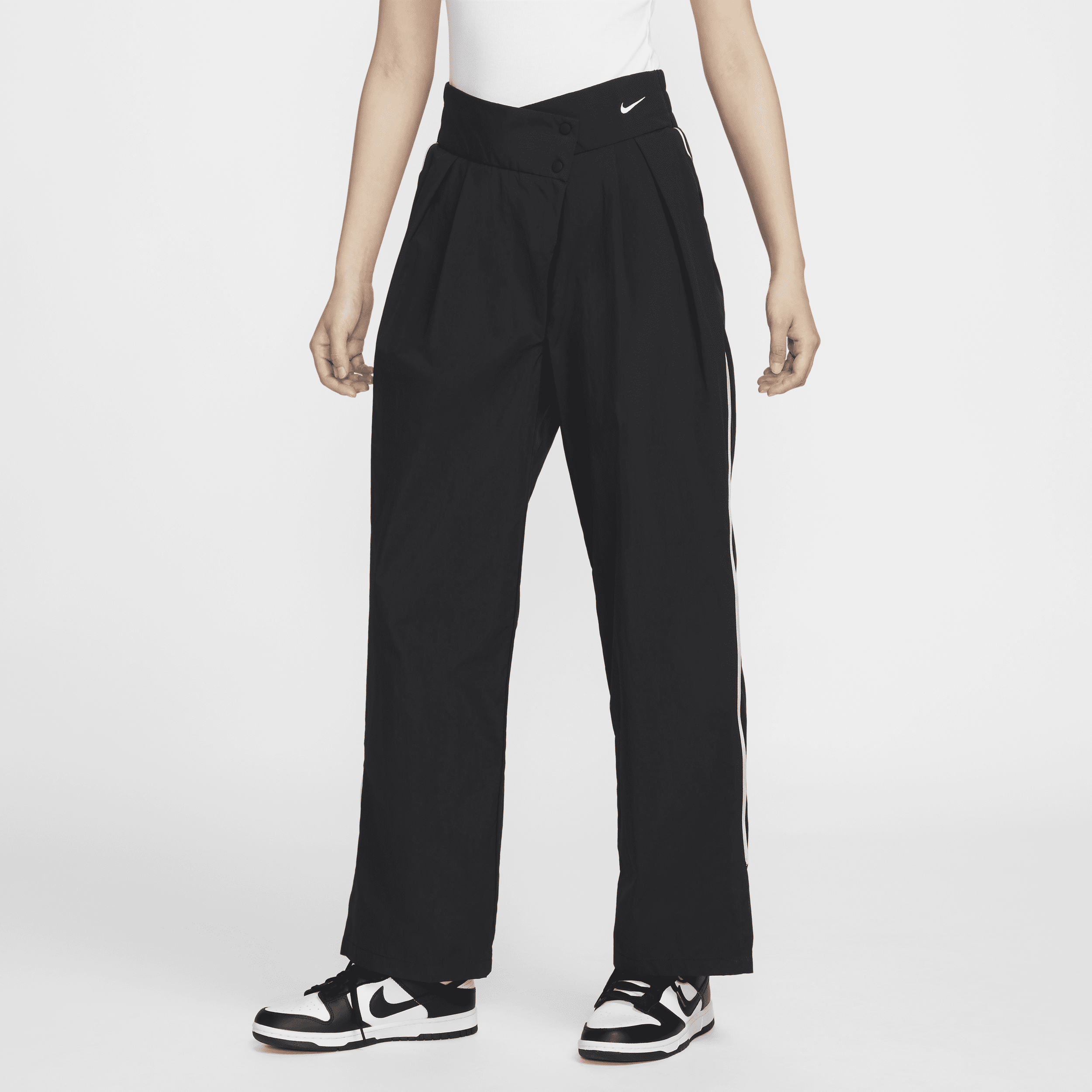 【ナイキ(NIKE)公式ストア】ナイキ スポーツウェア コレクション ウィメンズ ミッドライズ レペル アシンメトリカルウエスト パンツ FV7542-010 ブラック 【ナイキ(NIKE)公式ストア】ナイキ スポーツウェア コレクション ウィメンズ ミッドライズ レペル アシンメトリカルウエスト パンツ FV7542-010 ブラック