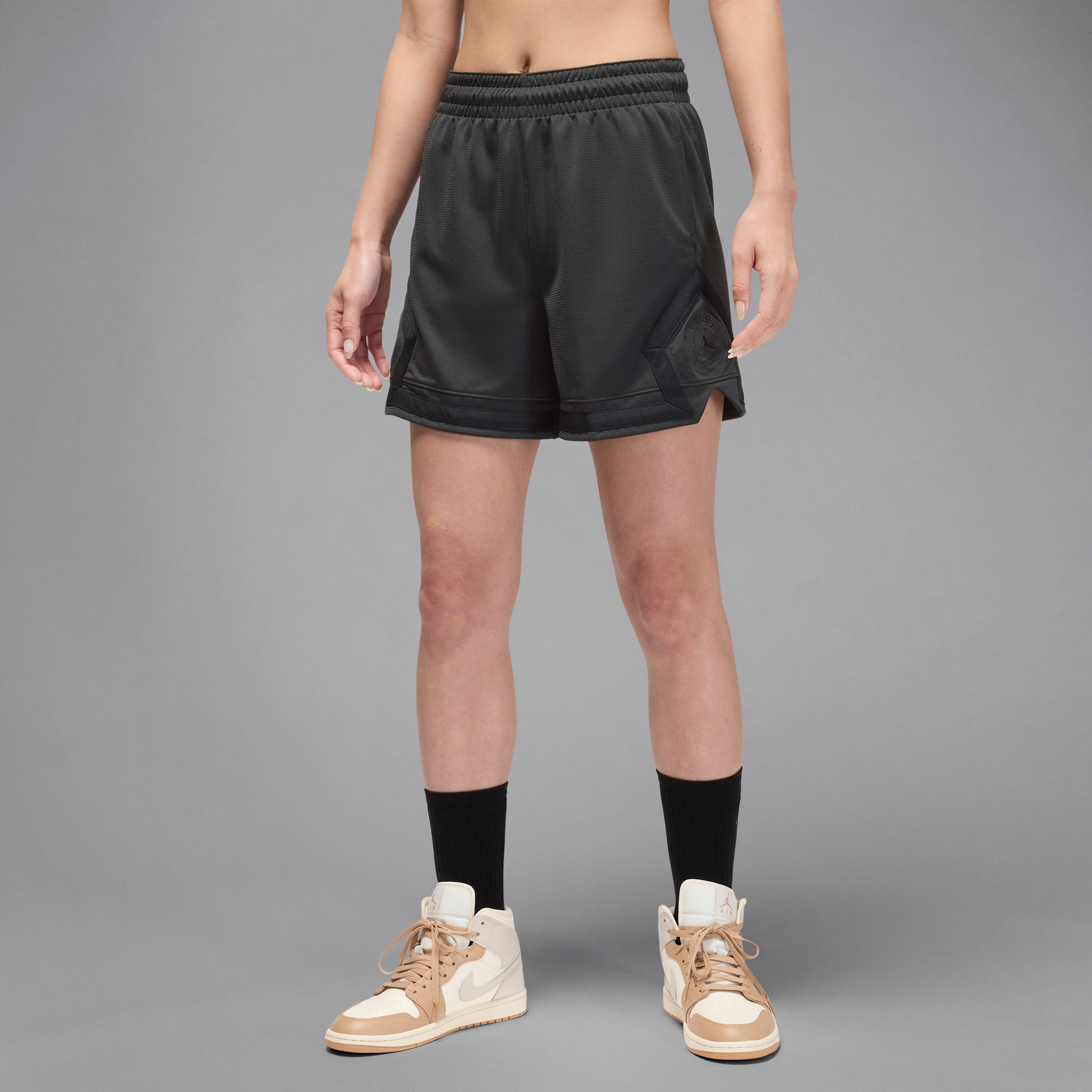 【ナイキ(NIKE)公式ストア】パリ サンジェルマン(PSG) スポーツ ウィメンズ ダイアモンド ショートパンツ HV0160-060 グレー 【ナイキ(NIKE)公式ストア】パリ サンジェルマン(PSG) スポーツ ウィメンズ ダイアモンド ショートパンツ HV0160-060 グレー