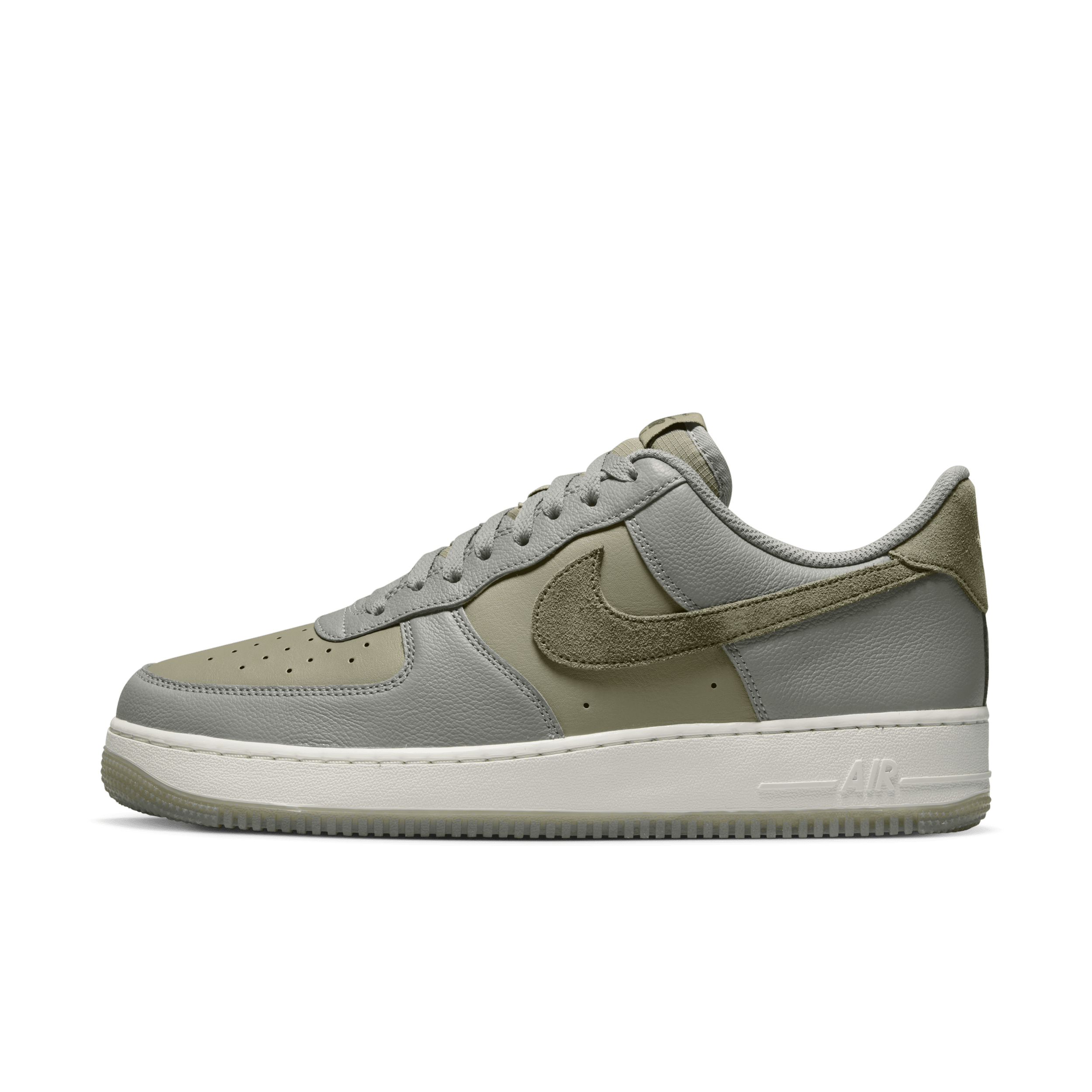 【ナイキ(NIKE)公式ストア】ナイキ エア フォース 1 '07 LV8 メンズシューズ FJ4170-002 グレー 【ナイキ(NIKE)公式ストア】ナイキ エア フォース 1 '07 LV8 メンズシューズ FJ4170-002 グレー