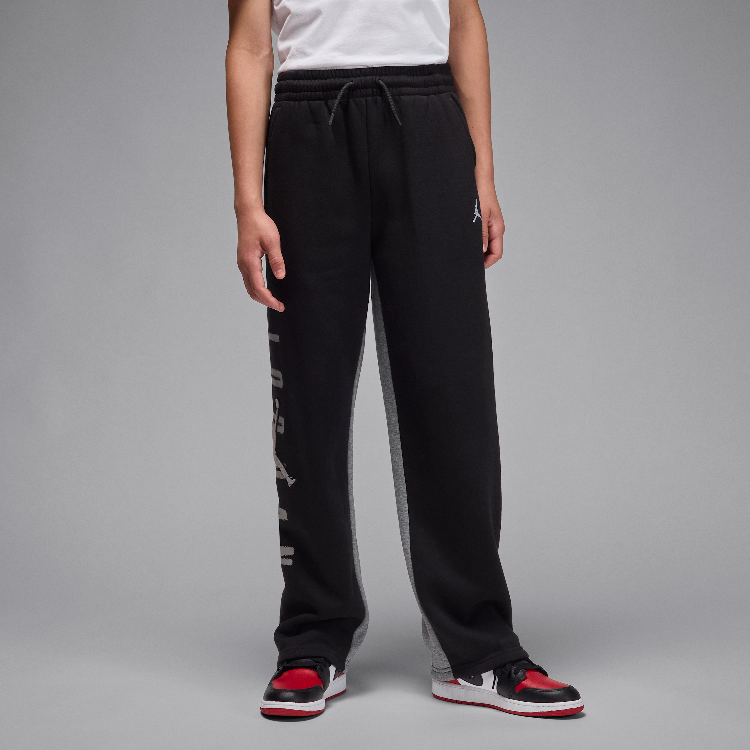 【ナイキ(NIKE)公式ストア】ジョーダン ジュニア フューチャー フライト フリース パンツ IO2690-010 ブラック 【ナイキ(NIKE)公式ストア】ジョーダン ジュニア フューチャー フライト フリース パンツ IO2690-010 ブラック