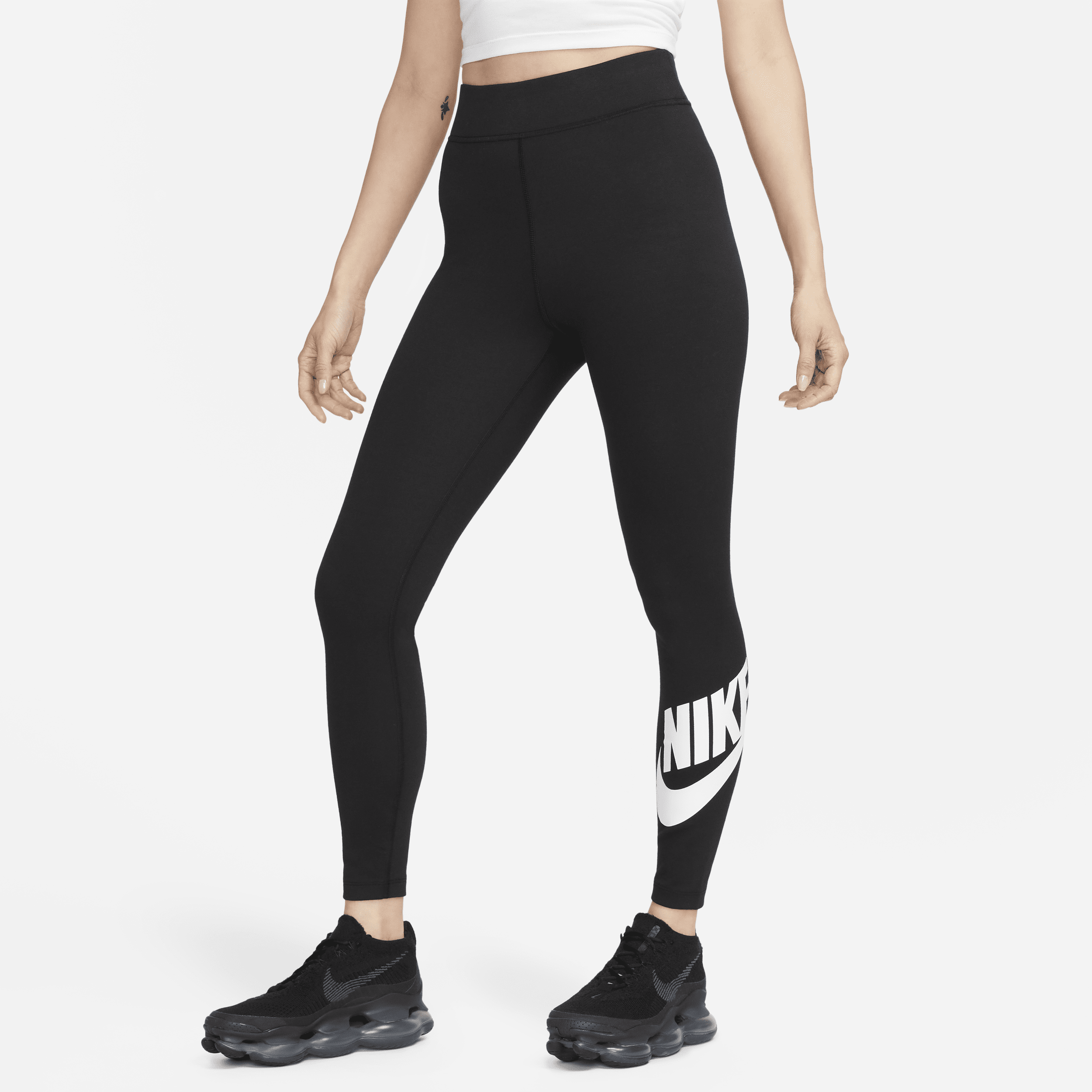 【ナイキ(NIKE)公式ストア】ナイキ スポーツウェア クラシック ウィメンズ ハイウエスト グラフィック レギンス DV7792-010 ブラック 【ナイキ(NIKE)公式ストア】ナイキ スポーツウェア クラシック ウィメンズ ハイウエスト グラフィック レギンス DV7792-010 ブラック