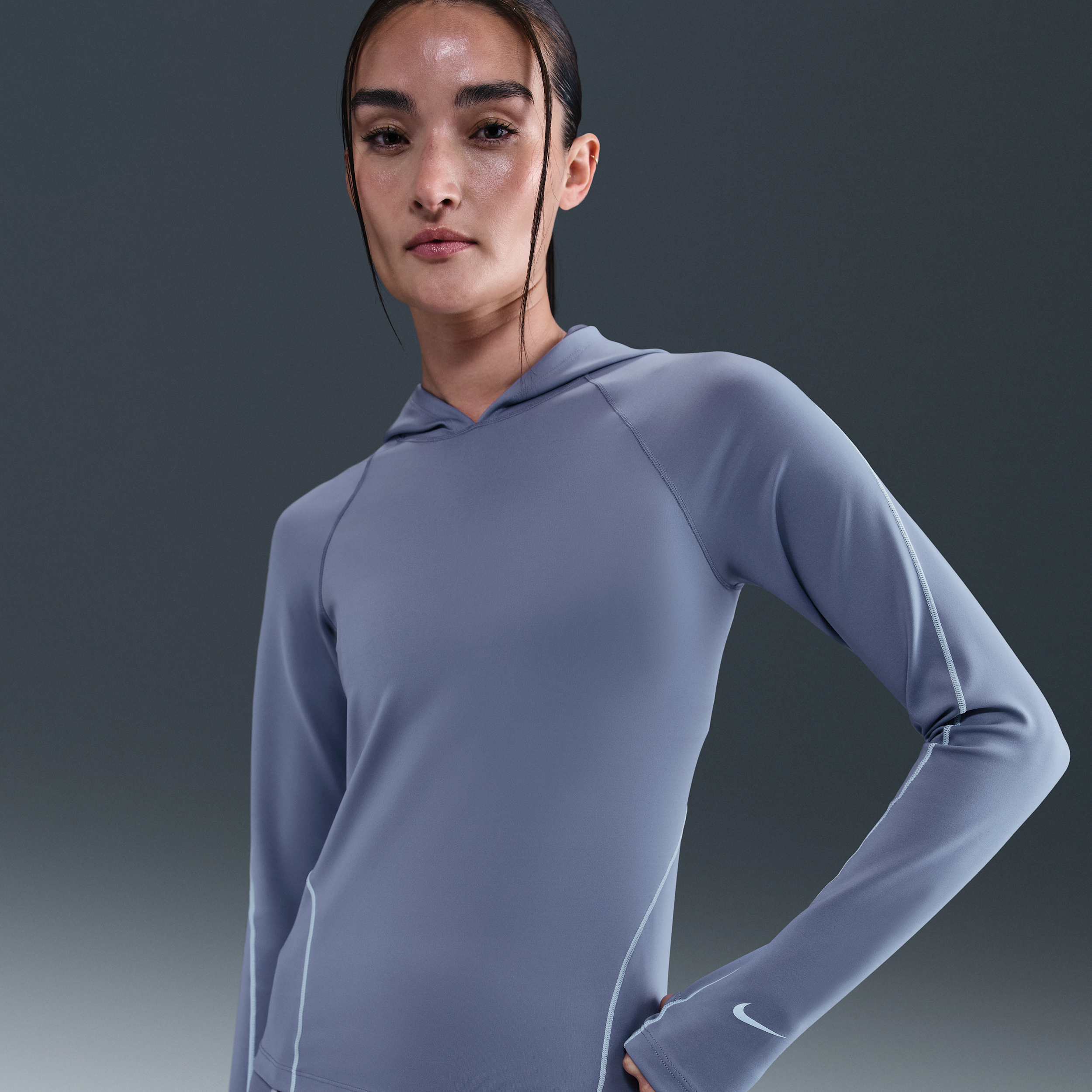 【ナイキ(NIKE)公式ストア】ナイキ ユニバーサ ウィメンズ Dri-FIT スリム フーデッド ロングスリーブ トップ IF0739-499 ブルー 【ナイキ(NIKE)公式ストア】ナイキ ユニバーサ ウィメンズ Dri-FIT スリム フーデッド ロングスリーブ トップ IF0739-499 ブルー
