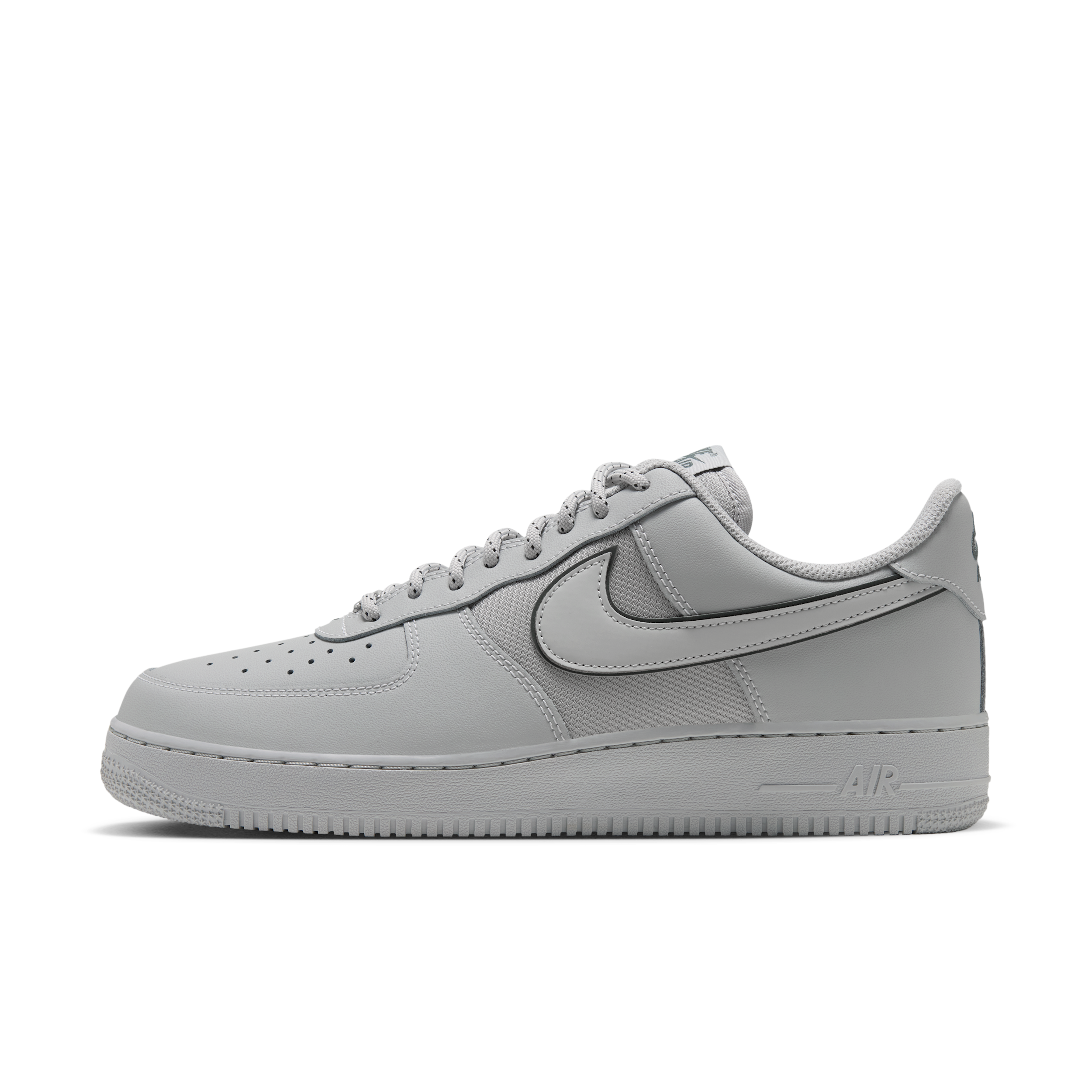 Nike Air Force 1 '07 LV8, vue de côté
