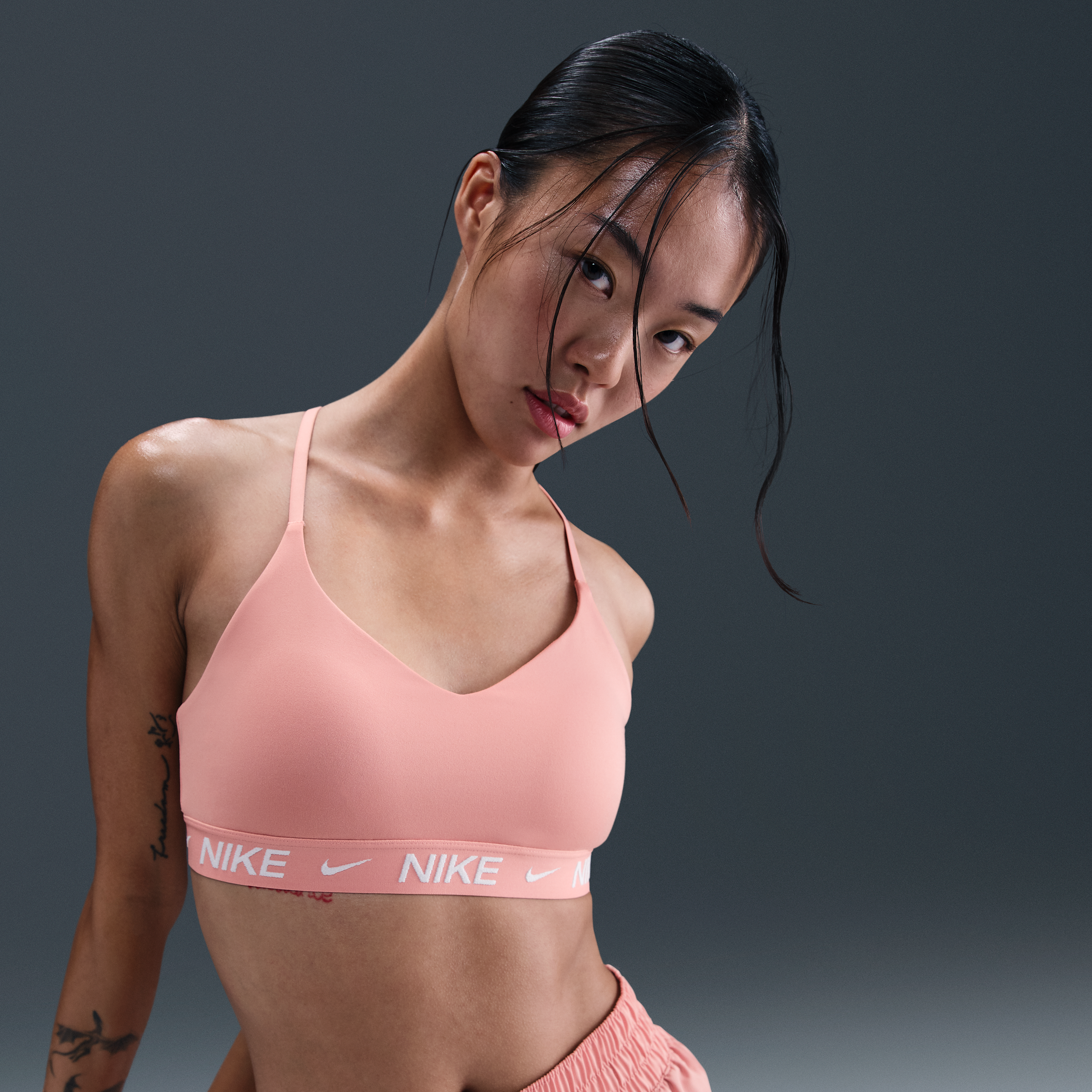 【ナイキ(NIKE)公式ストア】ナイキ インディ ライトサポート ウィメンズ パッディド アジャスタブル スポーツブラ FD1063-685 ピンク 【ナイキ(NIKE)公式ストア】ナイキ インディ ライトサポート ウィメンズ パッディド アジャスタブル スポーツブラ FD1063-685 ピンク