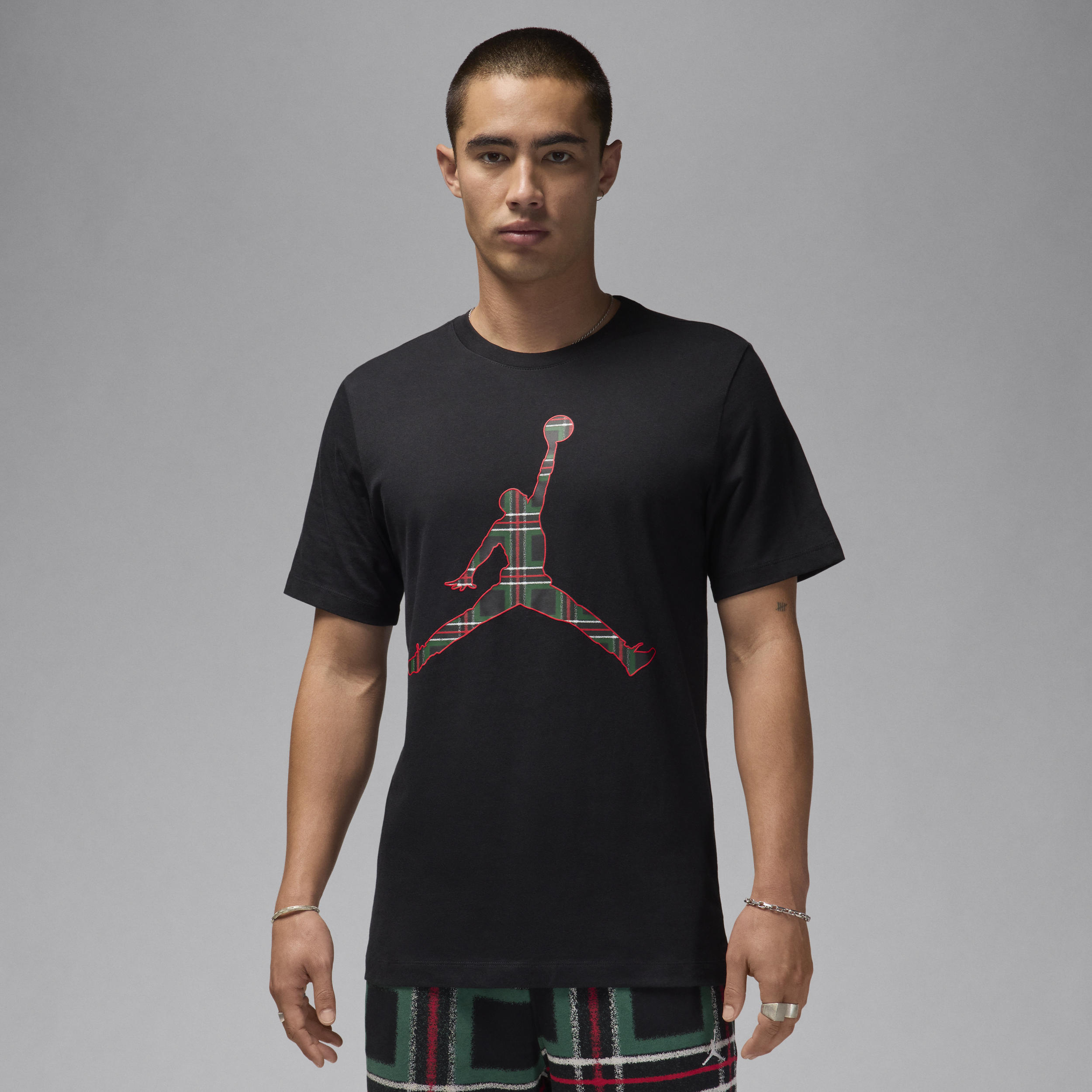 【ナイキ(NIKE)公式ストア】ジョーダン フライト エッセンシャル メンズ Tシャツ FZ1977-010 ブラック 【ナイキ(NIKE)公式ストア】ジョーダン フライト エッセンシャル メンズ Tシャツ FZ1977-010 ブラック