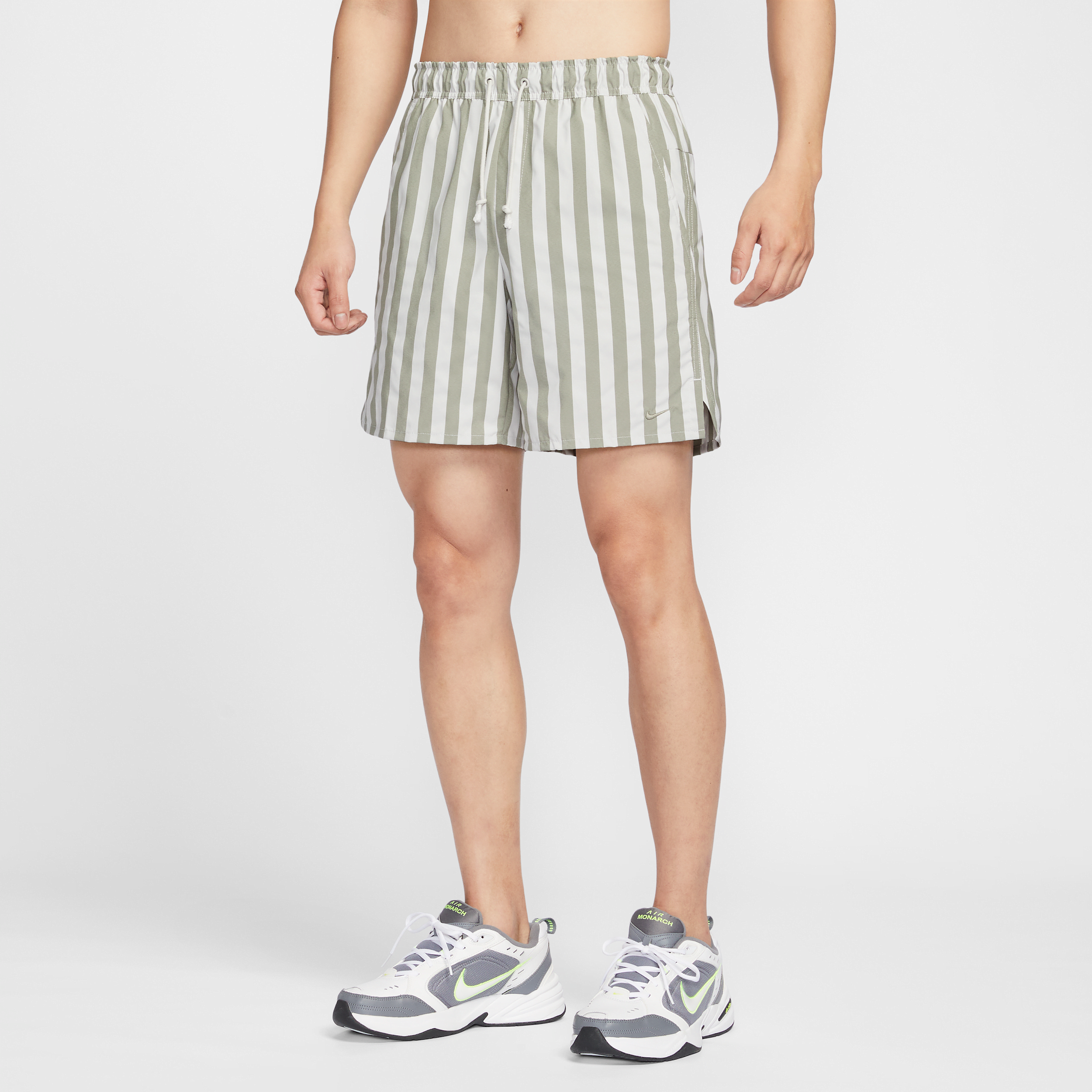 【ナイキ(NIKE)公式ストア】ナイキ アンリミテッド メンズ 18cm Dri-FIT バーサタイル ショートパンツ HJ3161-320 グリーン 【ナイキ(NIKE)公式ストア】ナイキ アンリミテッド メンズ 18cm Dri-FIT バーサタイル ショートパンツ HJ3161-320 グリーン