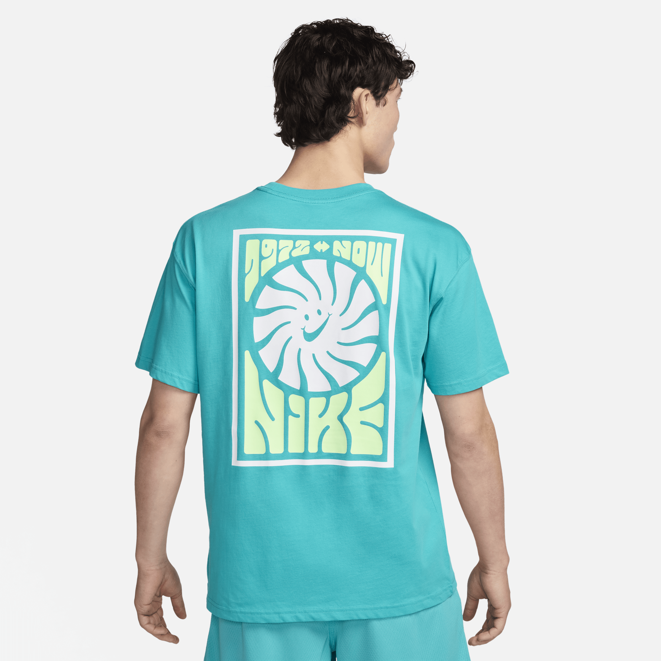 【ナイキ(NIKE)公式ストア】ナイキ スポーツウェア マックス90 メンズ Tシャツ FV3721-345 グリーン 【ナイキ(NIKE)公式ストア】ナイキ スポーツウェア マックス90 メンズ Tシャツ FV3721-345 グリーン
