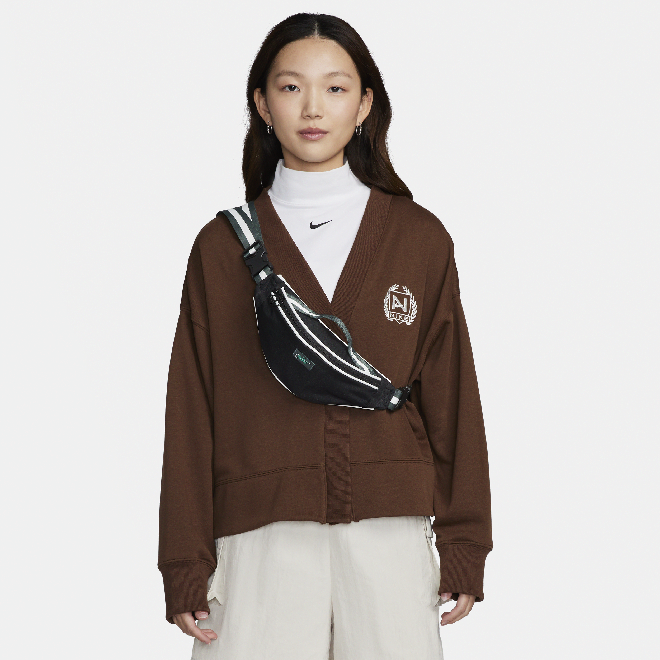 【ナイキ(NIKE)公式ストア】ナイキ ヘリテージ レトロ ファニー パック (スモール、1L) DR6266-013 ブラック 【ナイキ(NIKE)公式ストア】ナイキ ヘリテージ レトロ ファニー パック (スモール、1L) DR6266-013 ブラック