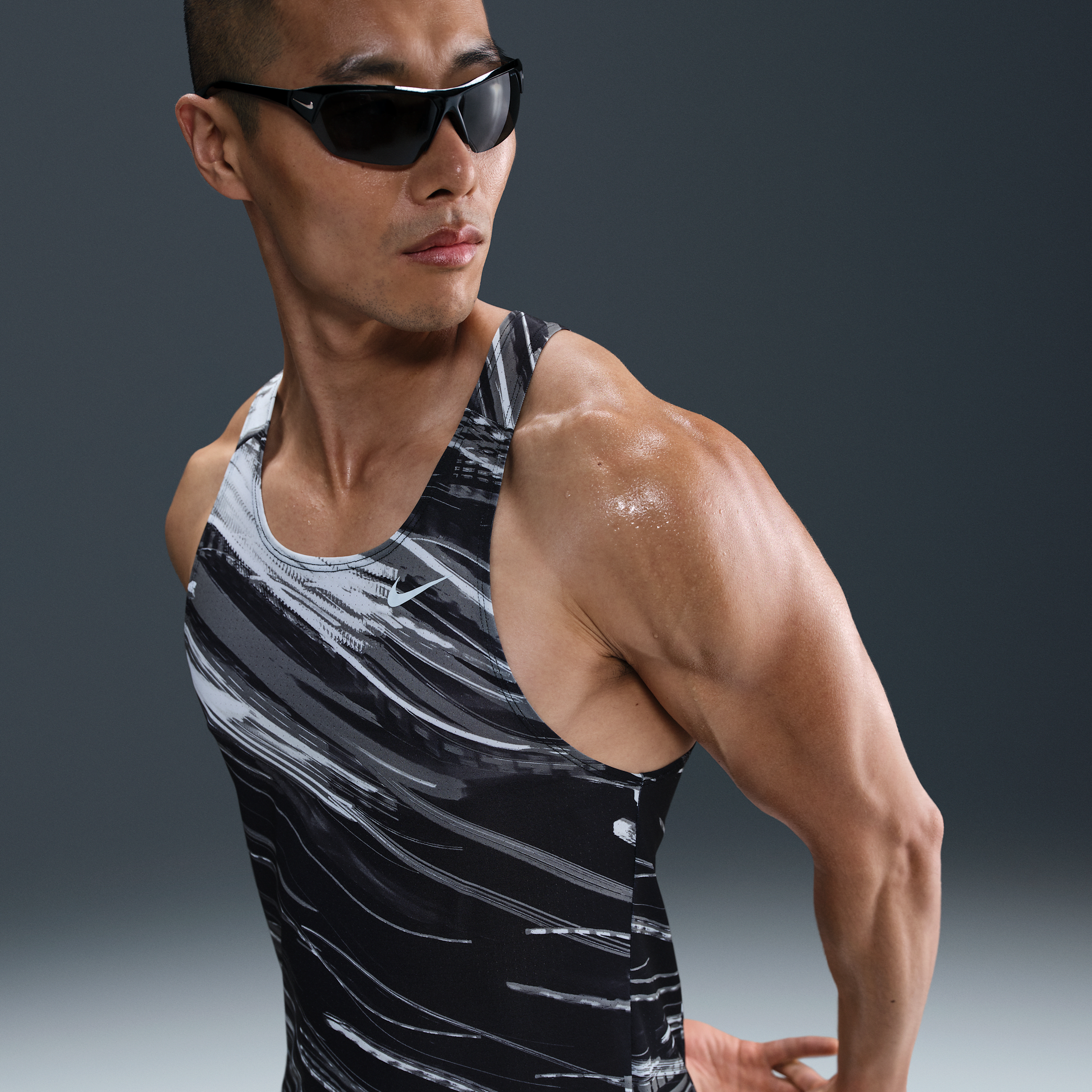【ナイキ(NIKE)公式ストア】ナイキ ファスト メンズ Dri-FIT ランニングシングレット IF0442-025 グレー 【ナイキ(NIKE)公式ストア】ナイキ ファスト メンズ Dri-FIT ランニングシングレット IF0442-025 グレー