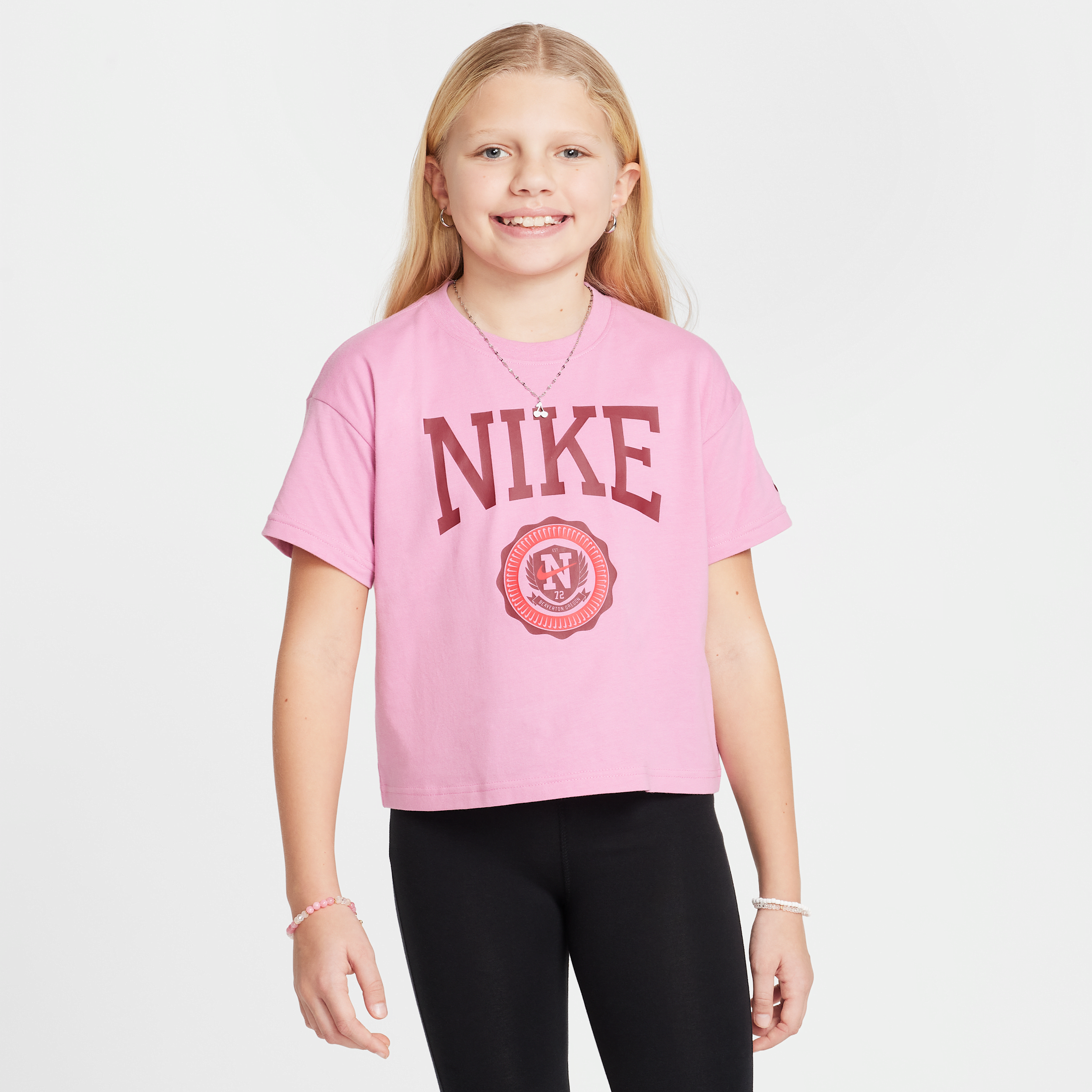 【ナイキ(NIKE)公式ストア】ナイキ スポーツウェア ガール Tシャツ HM6303-646 ピンク 【ナイキ(NIKE)公式ストア】ナイキ スポーツウェア ガール Tシャツ HM6303-646 ピンク