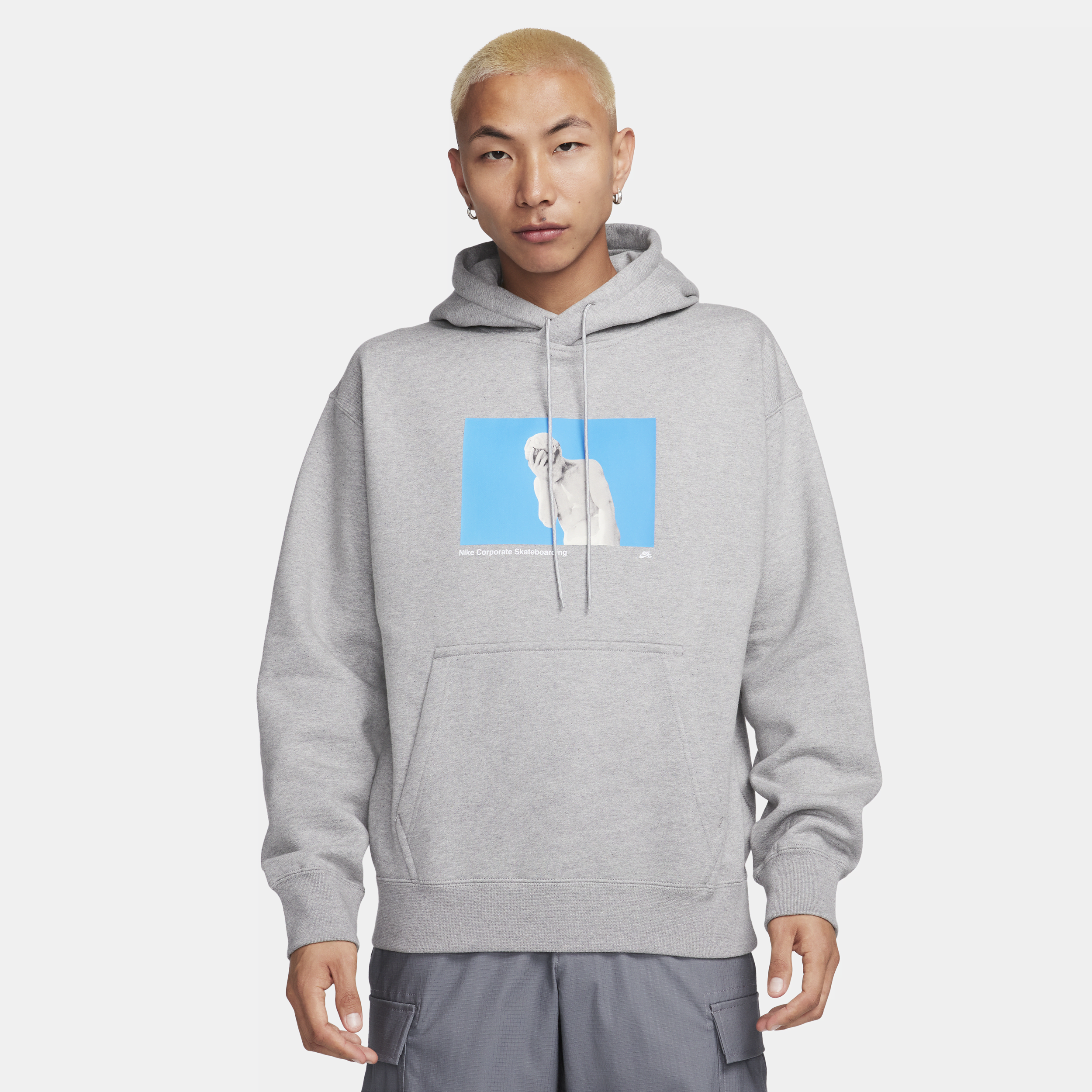 【ナイキ(NIKE)公式ストア】ナイキ SB フリース プルオーバー スケートボードパーカー FN2557-063 グレー 【ナイキ(NIKE)公式ストア】ナイキ SB フリース プルオーバー スケートボードパーカー FN2557-063 グレー