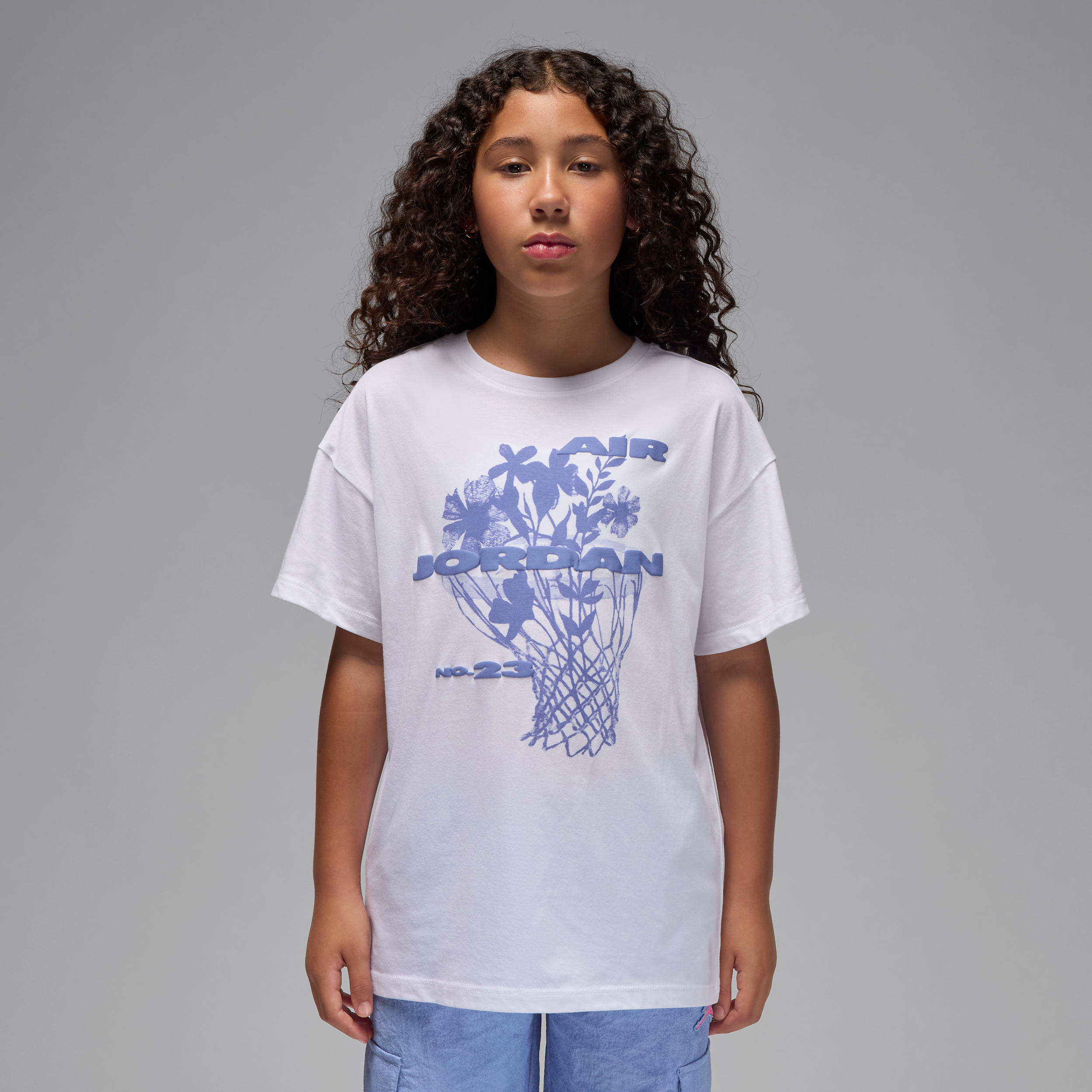 【ナイキ(NIKE)公式ストア】ジョーダン ジュニア 23 フラワーズ Tシャツ IO6027-100 ホワイト 【ナイキ(NIKE)公式ストア】ジョーダン ジュニア 23 フラワーズ Tシャツ IO6027-100 ホワイト