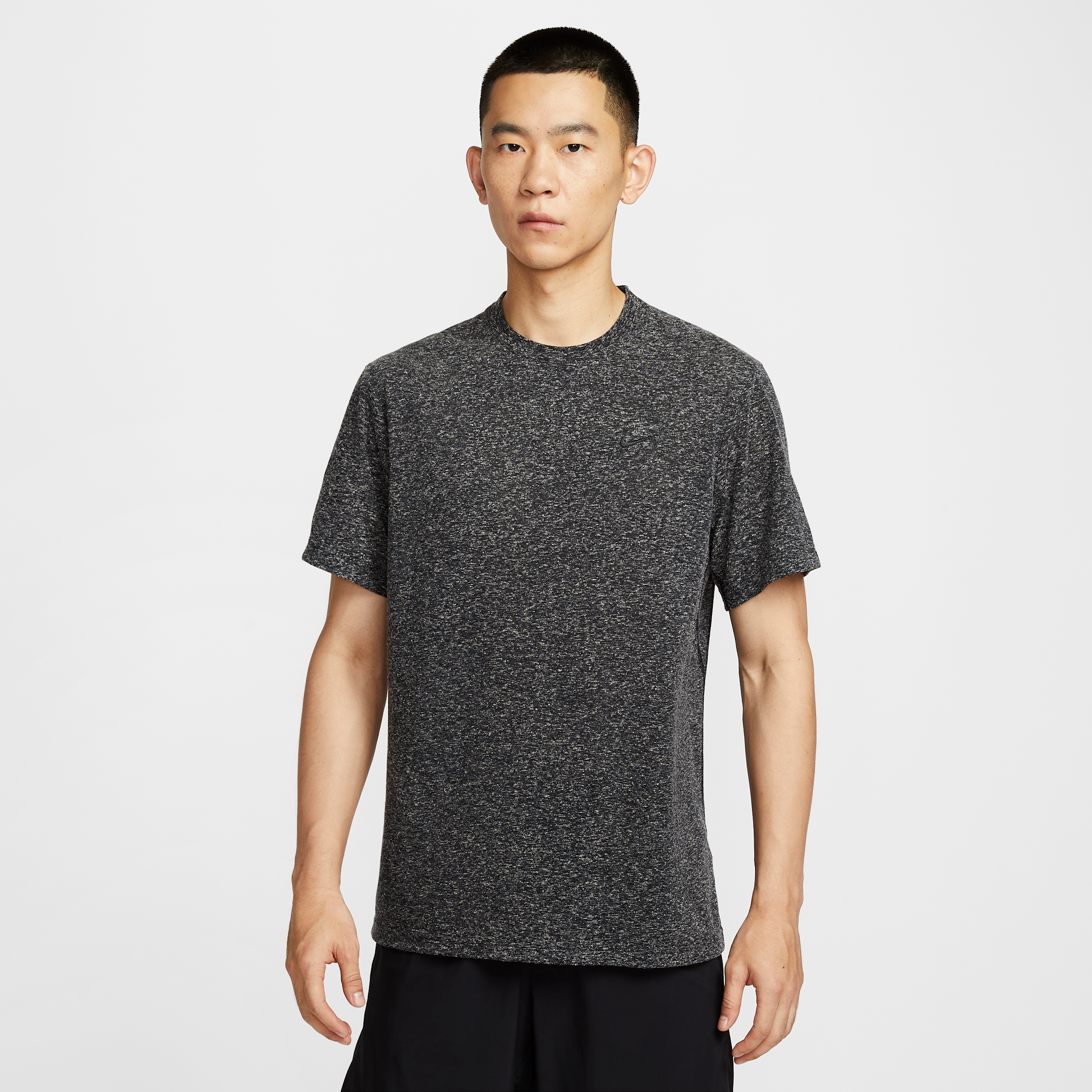 【ナイキ(NIKE)公式ストア】ナイキ プライマリー メンズ Dri-FIT パフォーマンス トップ HV0436-010 ブラック 【ナイキ(NIKE)公式ストア】ナイキ プライマリー メンズ Dri-FIT パフォーマンス トップ HV0436-010 ブラック