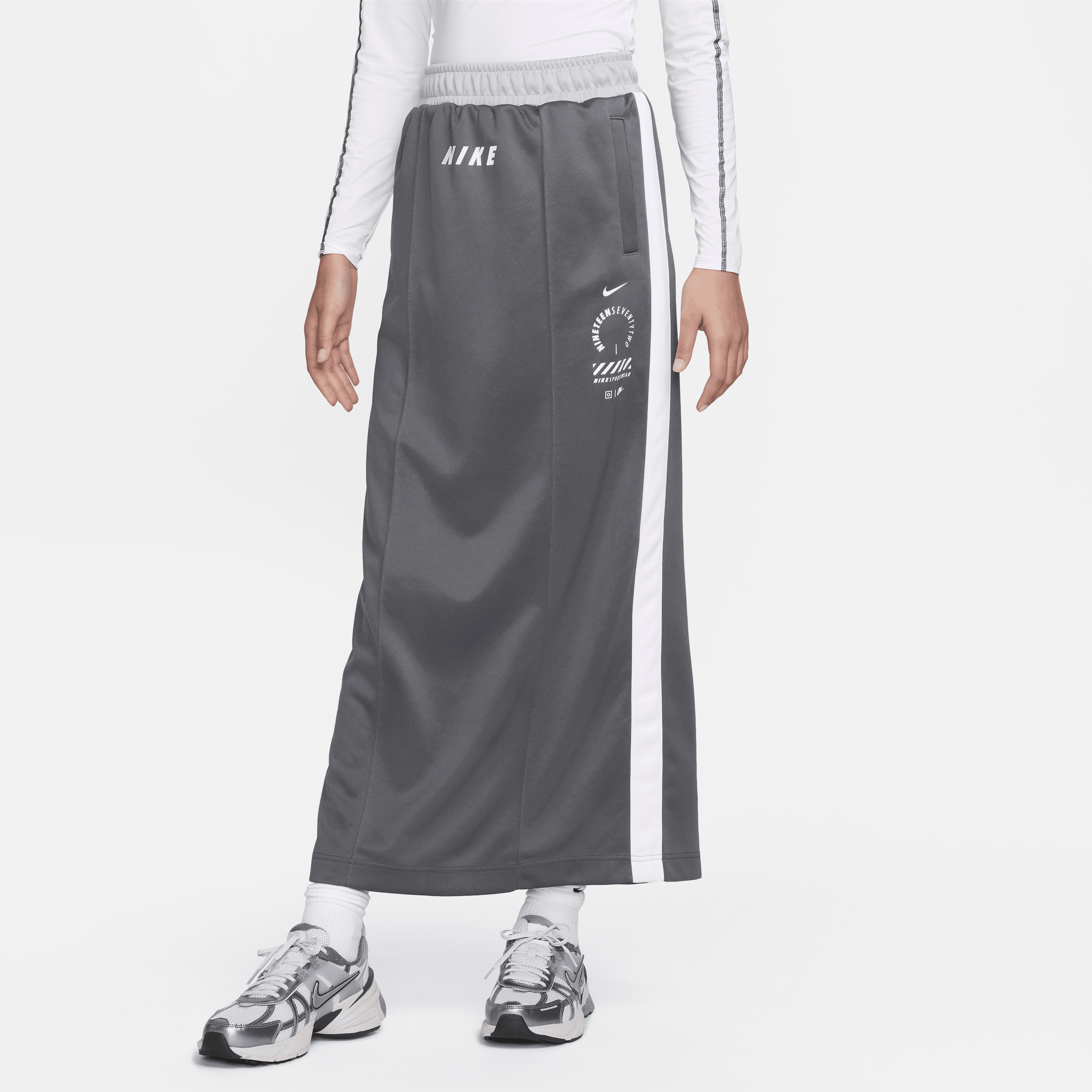 【ナイキ(NIKE)公式ストア】ナイキ スポーツウェア ウィメンズスカート HF5959-068 グレー 【ナイキ(NIKE)公式ストア】ナイキ スポーツウェア ウィメンズスカート HF5959-068 グレー