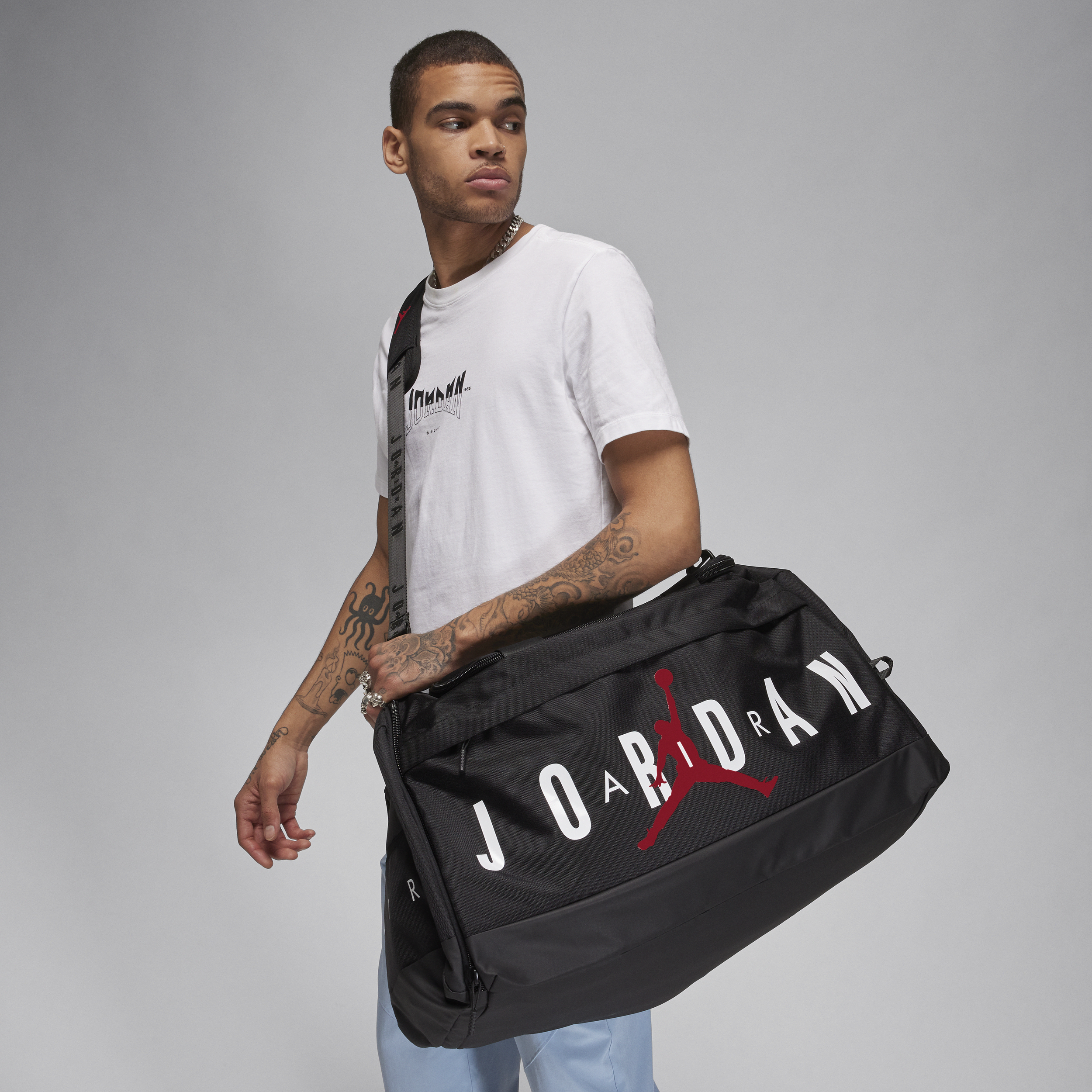 【ナイキ(NIKE)公式ストア】ジョーダン ダッフルバッグ (81L) HF7294-010 ブラック 【ナイキ(NIKE)公式ストア】ジョーダン ダッフルバッグ (81L) HF7294-010 ブラック