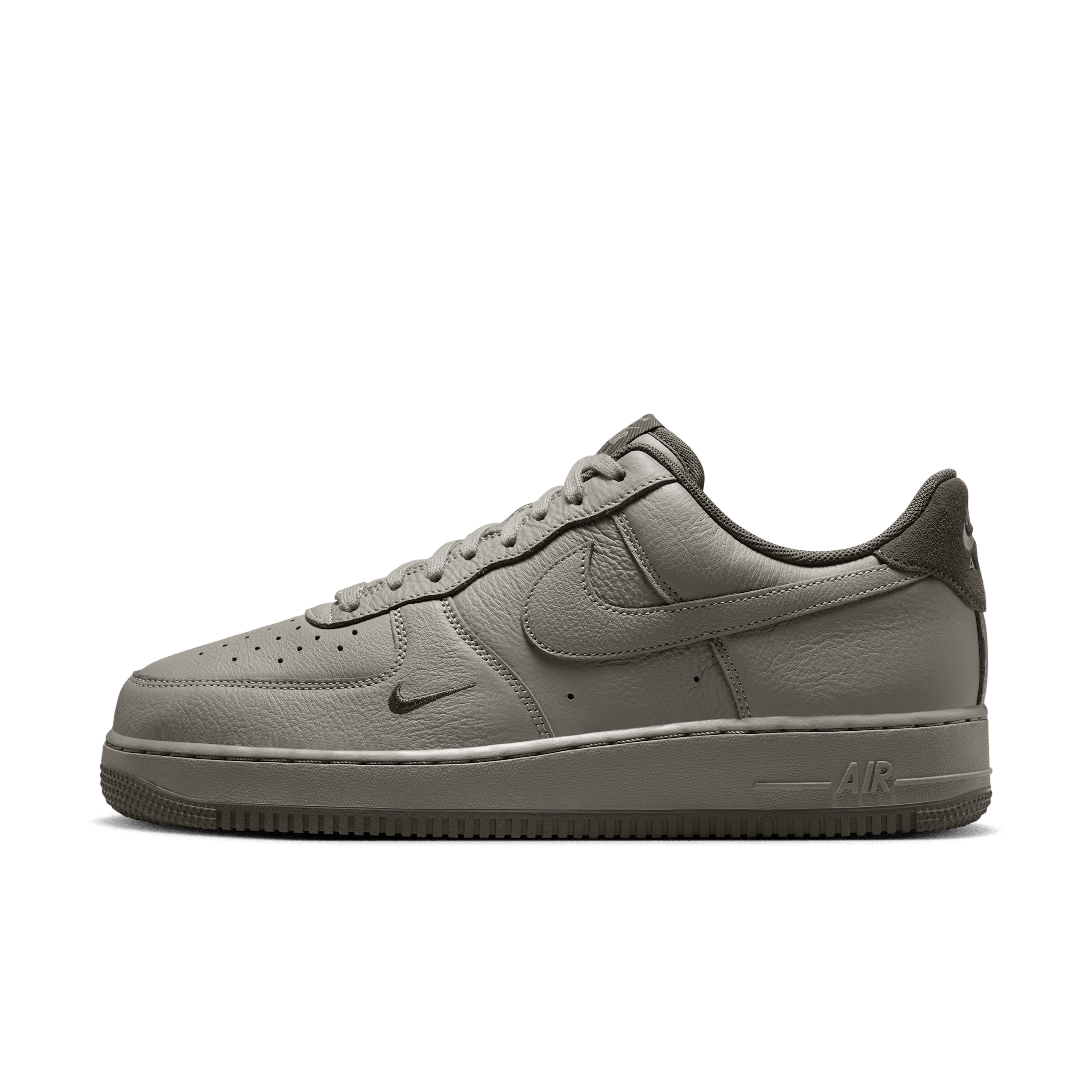 【ナイキ(NIKE)公式ストア】ナイキ エア フォース 1 '07 LV8 メンズシューズ HM9483-300 グリーン 【ナイキ(NIKE)公式ストア】ナイキ エア フォース 1 '07 LV8 メンズシューズ HM9483-300 グリーン
