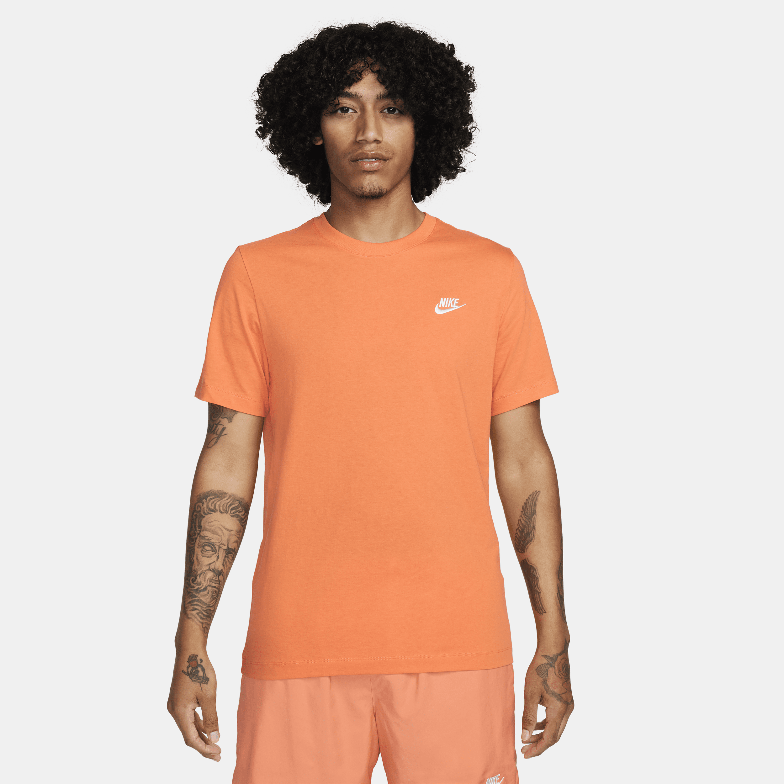 Nike Sportswear Club T-shirt voor heren - Oranje