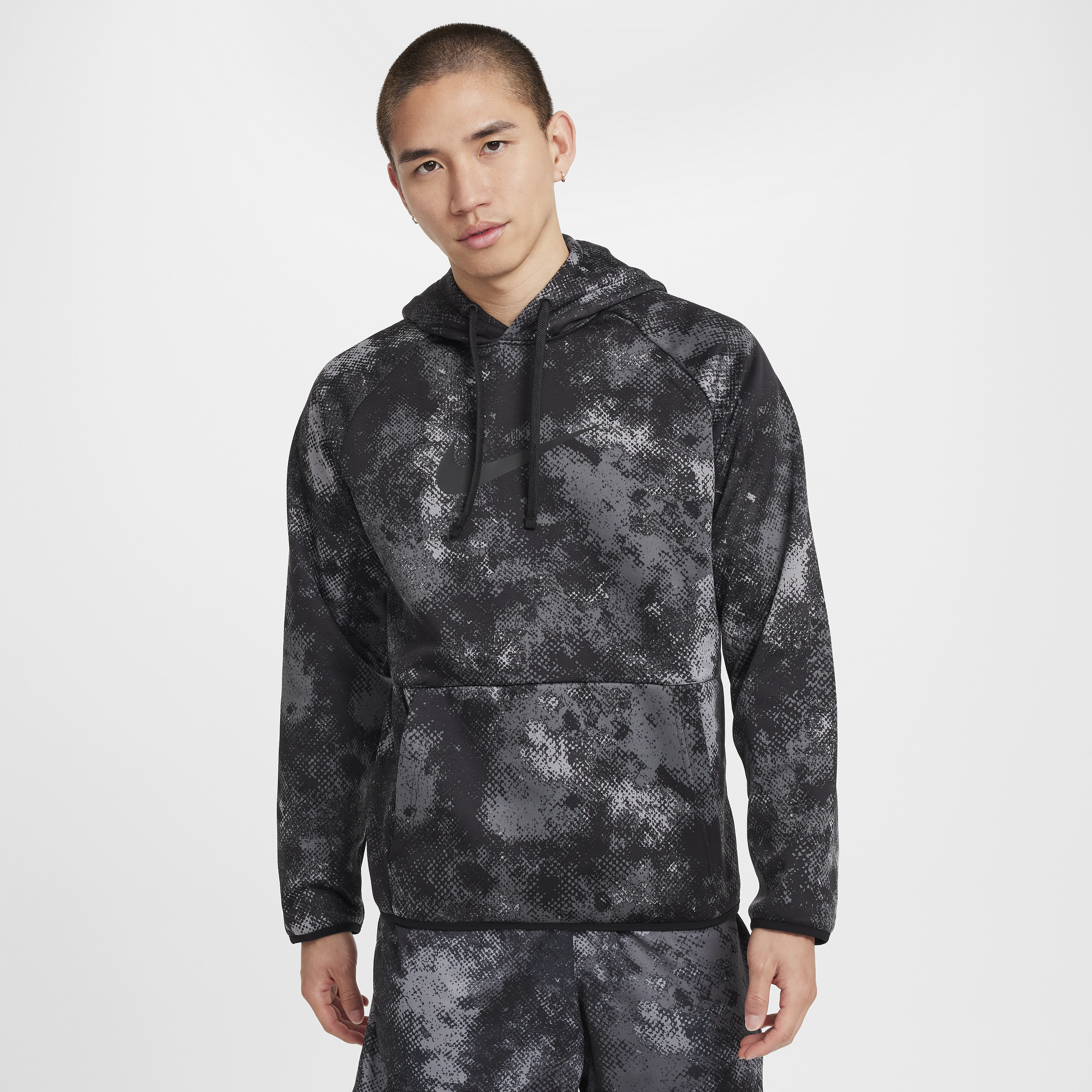 【ナイキ(NIKE)公式ストア】ナイキ カモ メンズ Therma-FIT バーサタイル プルオーバー パーカー FZ1089-010 ブラック 【ナイキ(NIKE)公式ストア】ナイキ カモ メンズ Therma-FIT バーサタイル プルオーバー パーカー FZ1089-010 ブラック