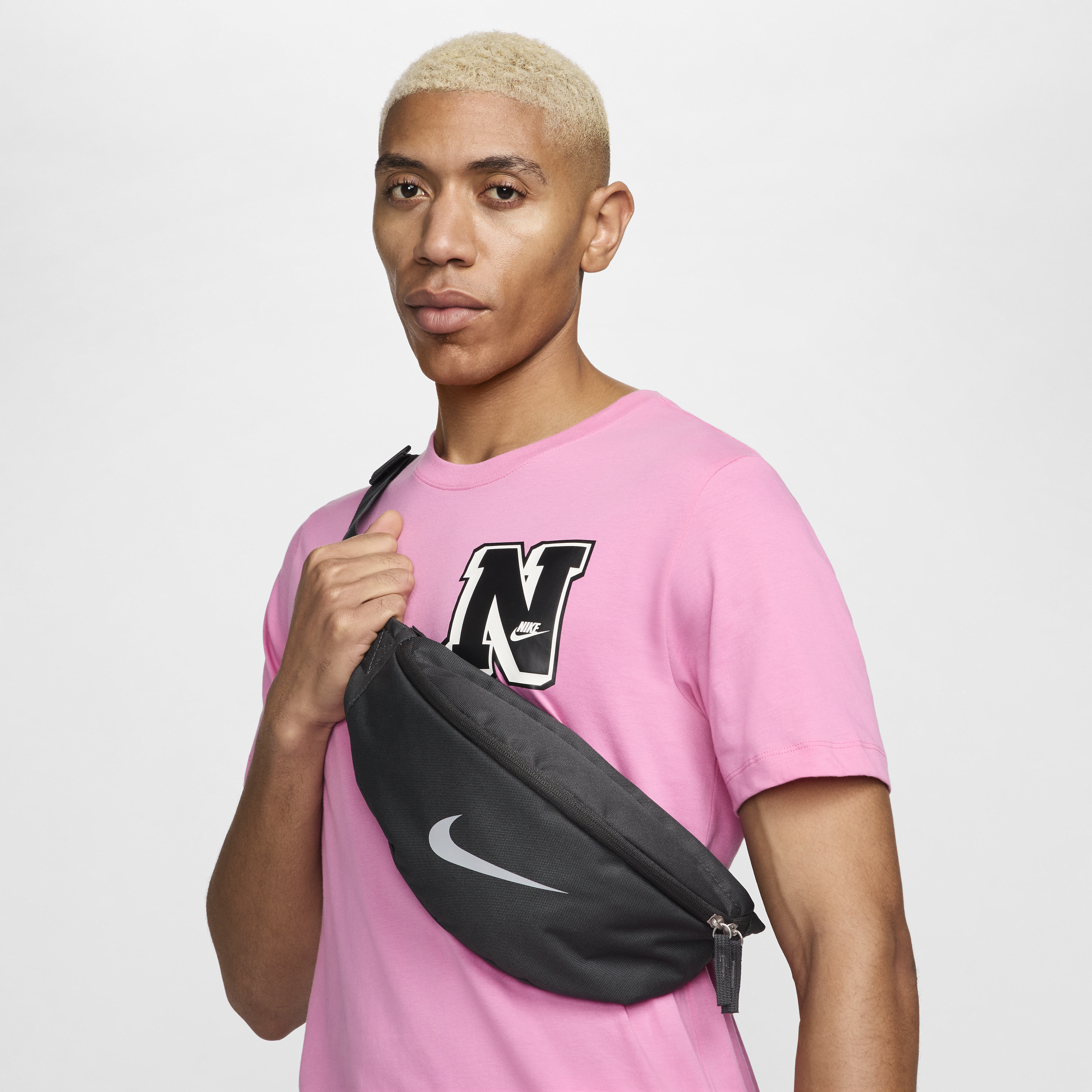 【ナイキ(NIKE)公式ストア】ナイキ ヘリテージ ファニー パック (3L) FZ7221-060 グレー 【ナイキ(NIKE)公式ストア】ナイキ ヘリテージ ファニー パック (3L) FZ7221-060 グレー