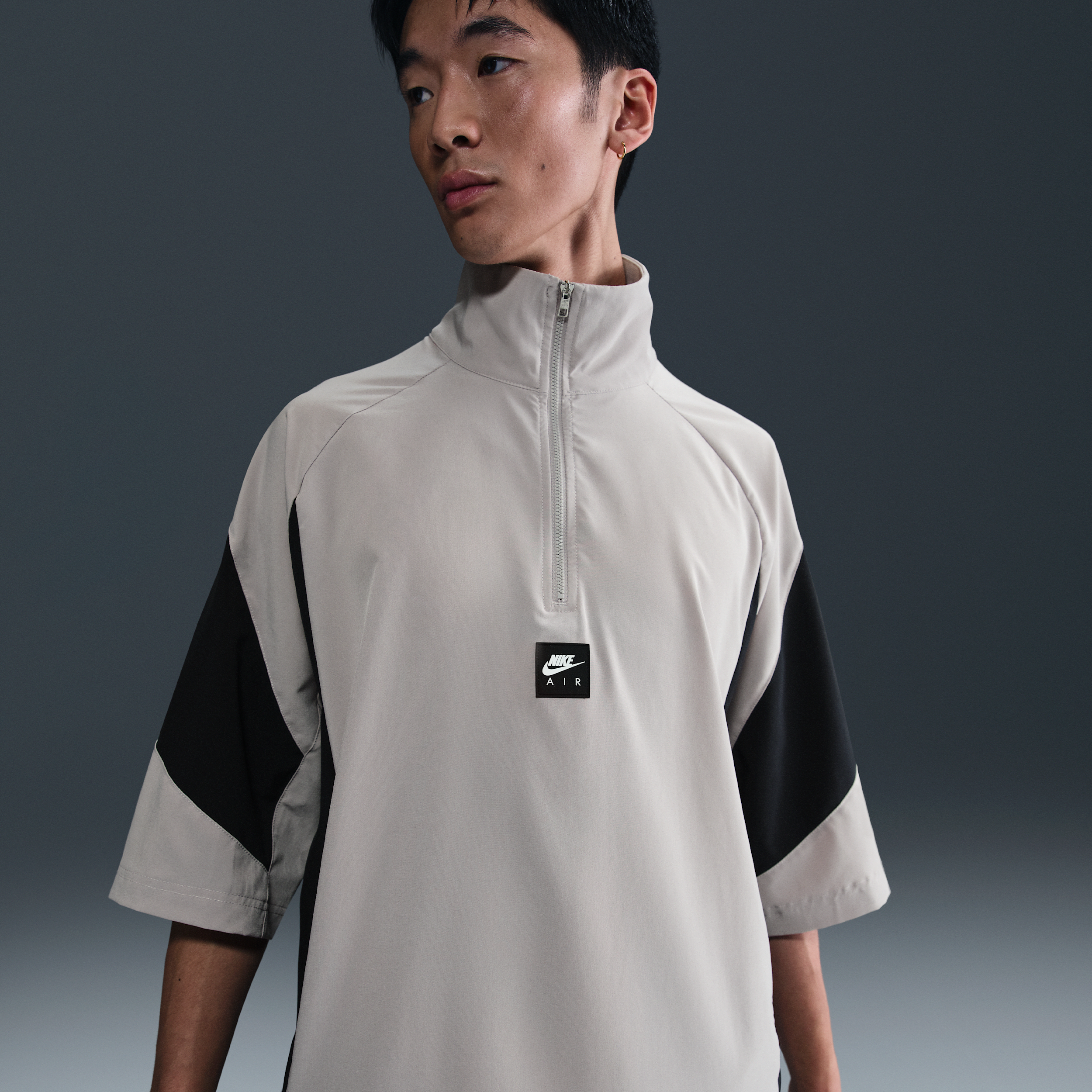 【ナイキ(NIKE)公式ストア】ナイキ エア メンズ ショートスリーブ トップ HV0773-009 グレー 【ナイキ(NIKE)公式ストア】ナイキ エア メンズ ショートスリーブ トップ HV0773-009 グレー
