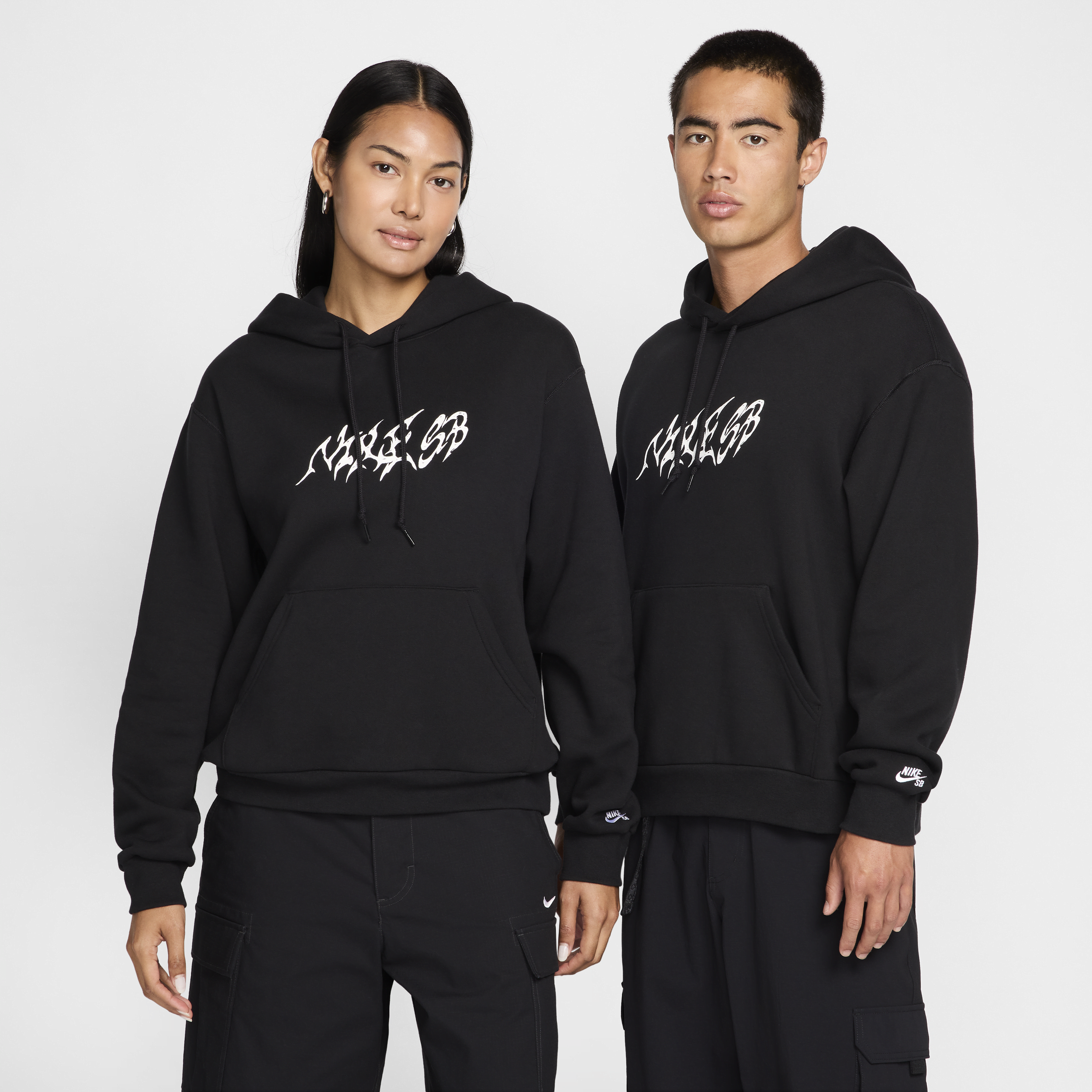 【ナイキ(NIKE)公式ストア】ナイキ SB フリース プルオーバー スケートボードパーカー FV7370-010 ブラック 【ナイキ(NIKE)公式ストア】ナイキ SB フリース プルオーバー スケートボードパーカー FV7370-010 ブラック