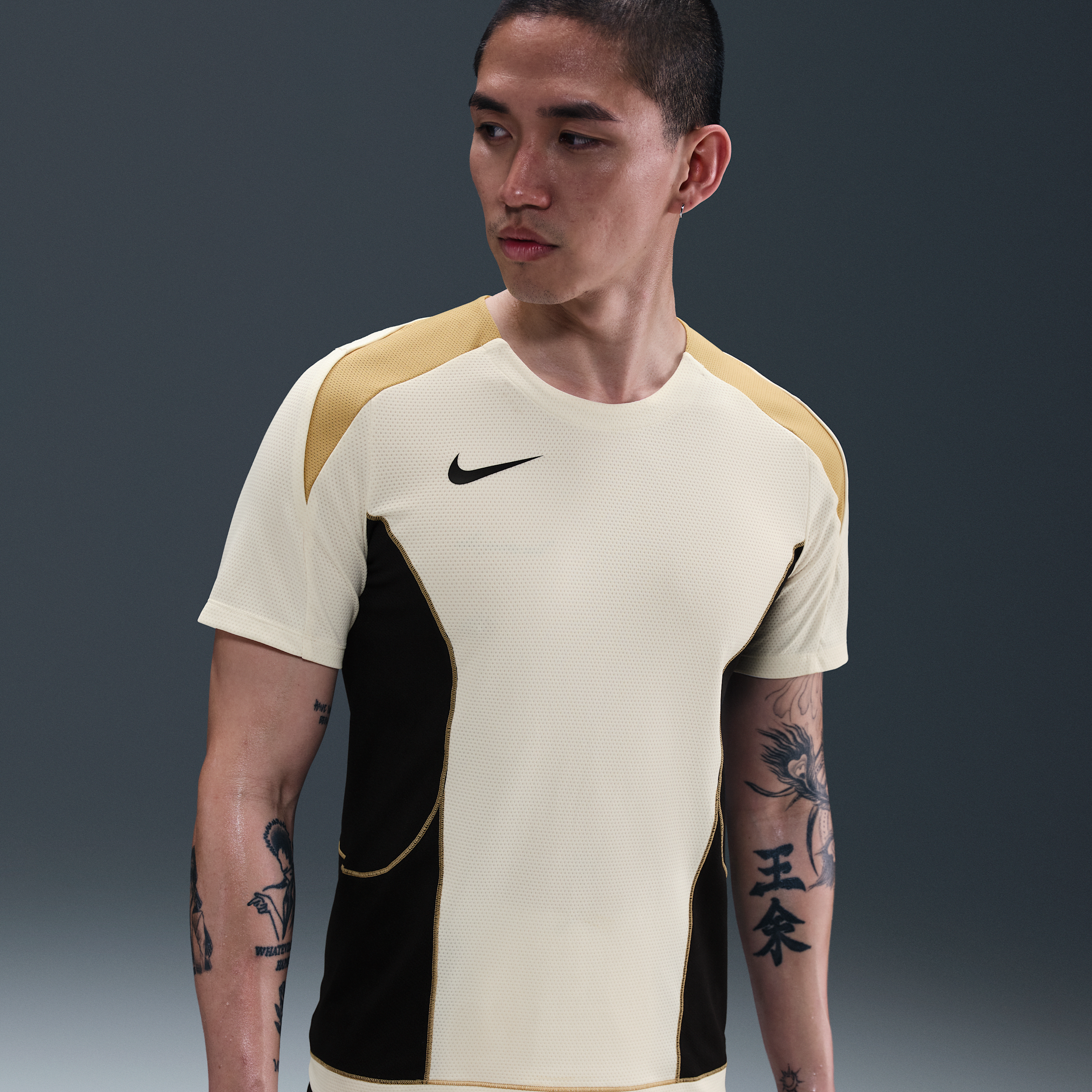 【ナイキ(NIKE)公式ストア】ナイキ ストライク+ メンズ Dri-FIT ショートスリーブ サッカートップ HJ4198-110 ブラウン 【ナイキ(NIKE)公式ストア】ナイキ ストライク+ メンズ Dri-FIT ショートスリーブ サッカートップ HJ4198-110 ブラウン