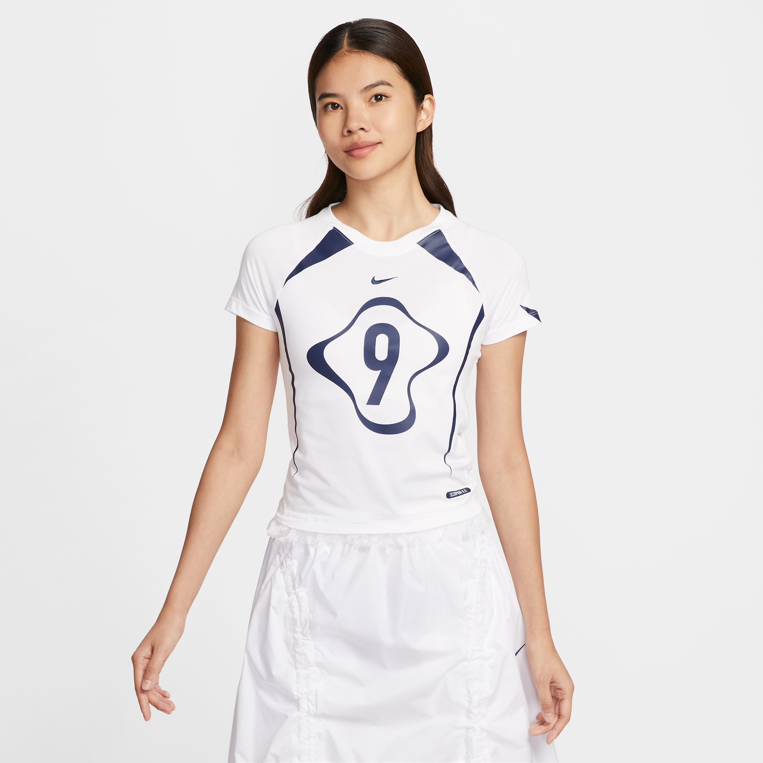 【ナイキ(NIKE)公式ストア】ナイキ スポーツウェア チル ニット ウィメンズ グラフィック Tシャツ II1950-100 ホワイト 【ナイキ(NIKE)公式ストア】ナイキ スポーツウェア チル ニット ウィメンズ グラフィック Tシャツ II1950-100 ホワイト