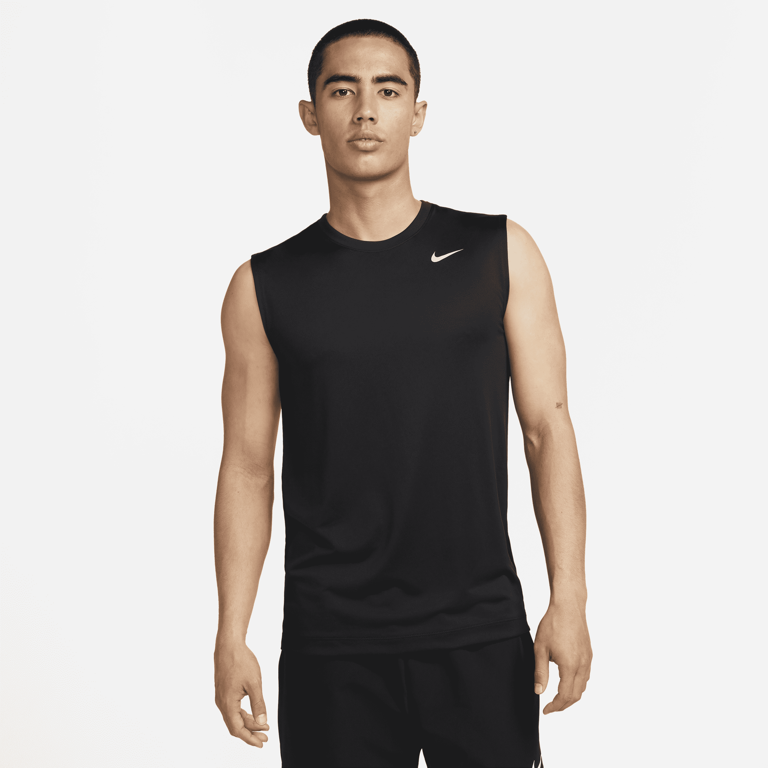【ナイキ(NIKE)公式ストア】ナイキ Dri-FIT レジェンド メンズ スリーブレス フィットネス Tシャツ DX0992-010 ブラック 【ナイキ(NIKE)公式ストア】ナイキ Dri-FIT レジェンド メンズ スリーブレス フィットネス Tシャツ DX0992-010 ブラック