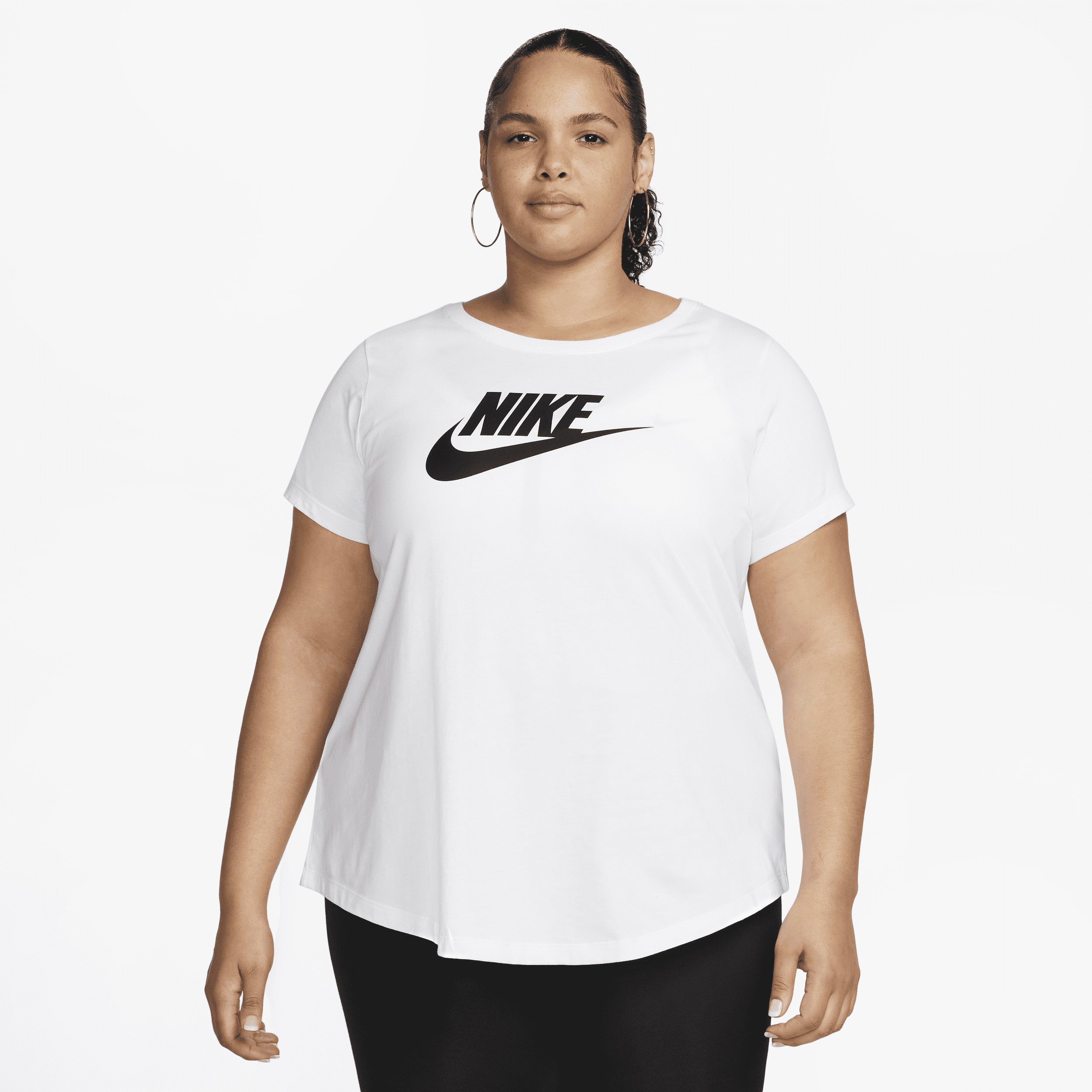 Nike Sportswear Essentials-T-shirt med logo til kvinder (plus size) - hvid