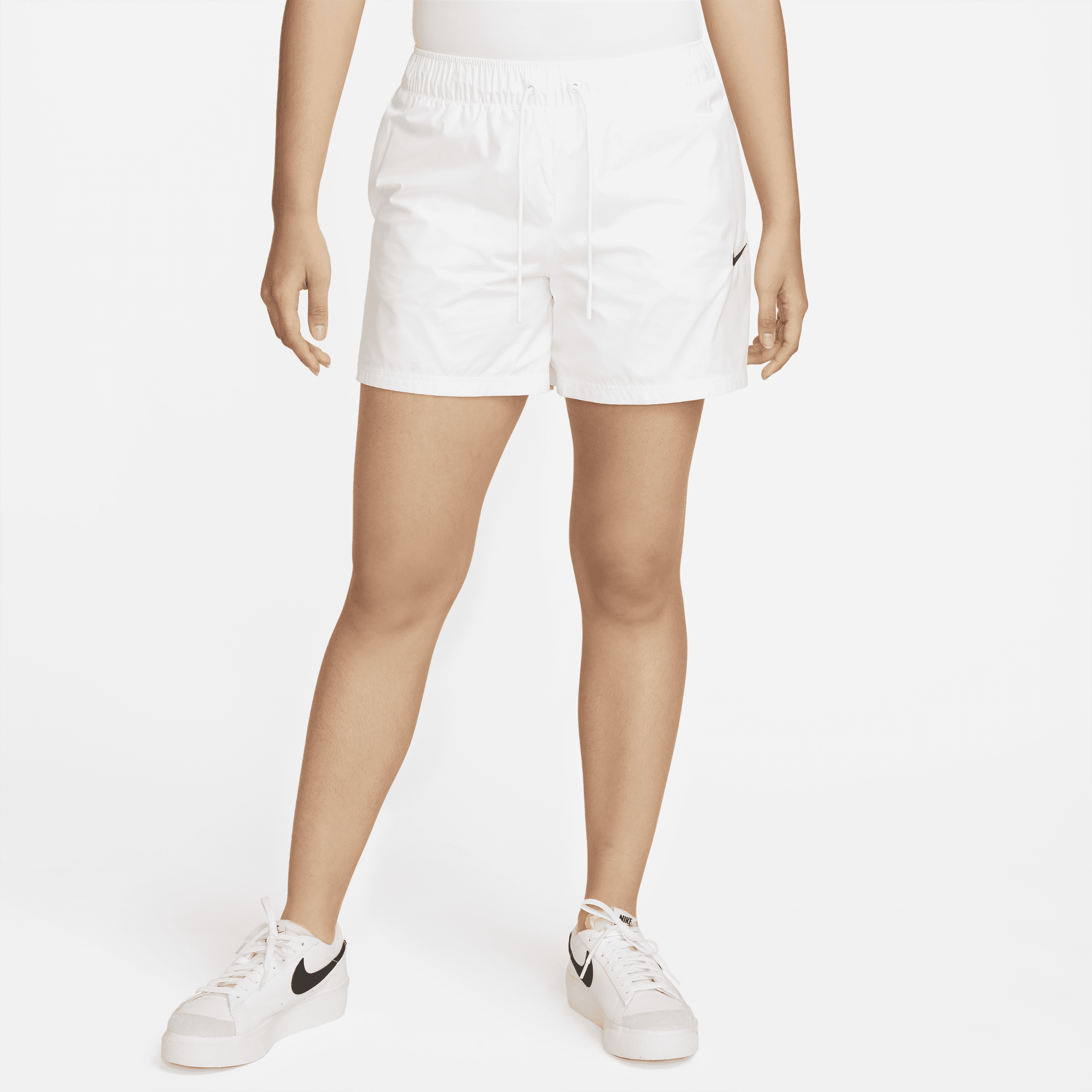 【ナイキ(NIKE)公式ストア】ナイキ スポーツウェア エッセンシャル ウィメンズ レペル ミッドライズ ショートパンツ DM6761-100 ホワイト 【ナイキ(NIKE)公式ストア】ナイキ スポーツウェア エッセンシャル ウィメンズ レペル ミッドライズ ショートパンツ DM6761-100 ホワイト