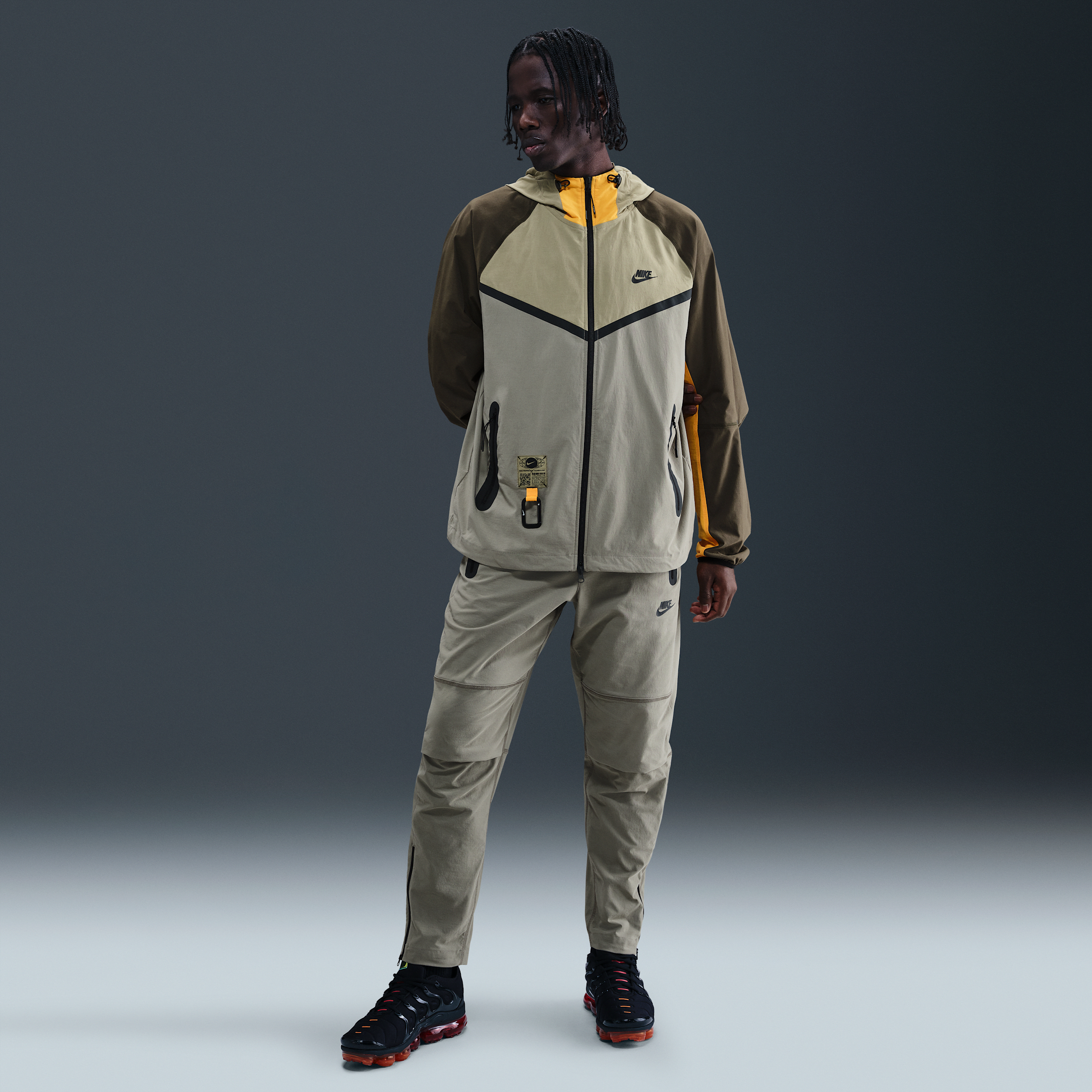 Nike Tech Men's Woven Windrunner Full-Zip Jacket - Brown - Nylon