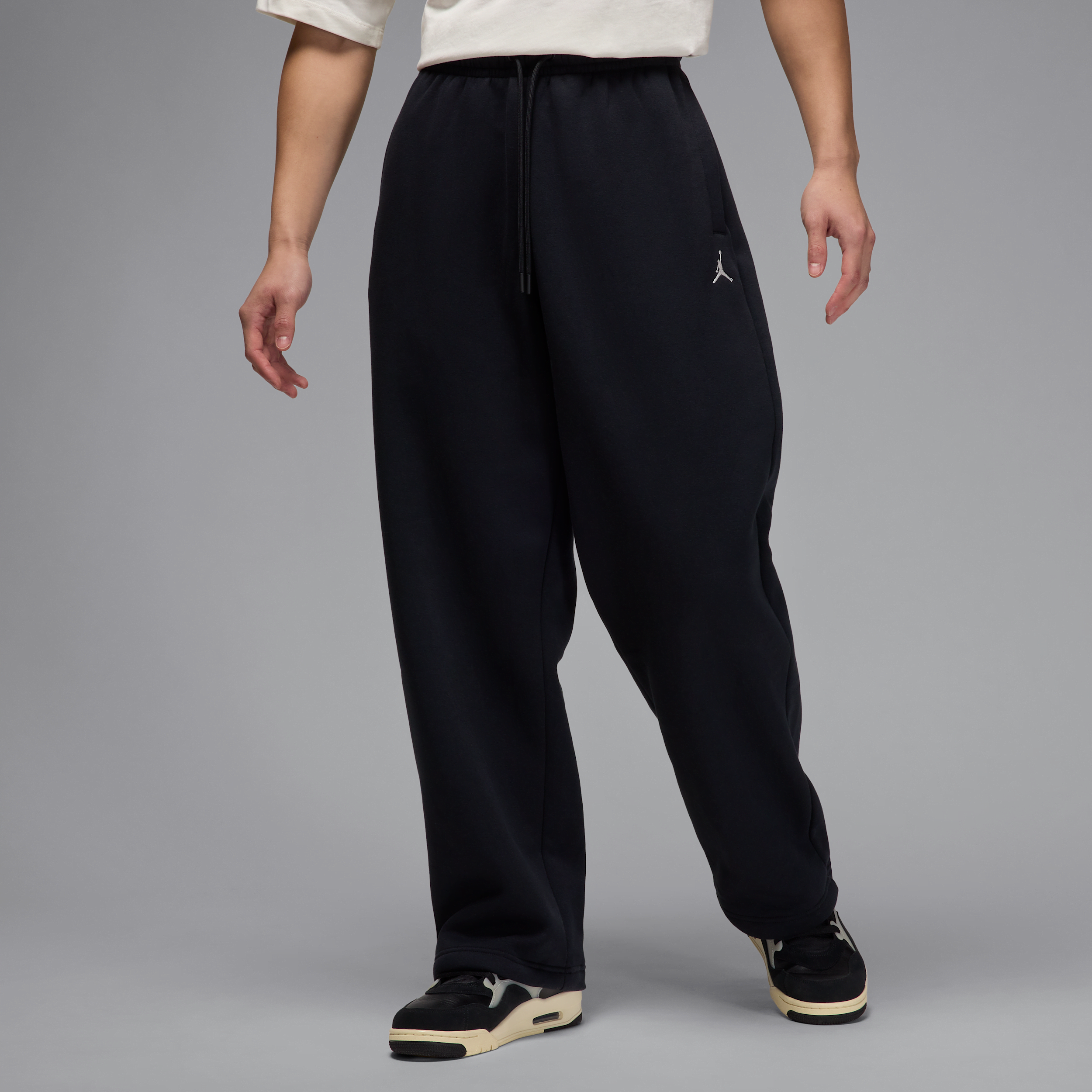 【ナイキ(NIKE)公式ストア】ジョーダン ブルックリン フリース メンズ オーバーサイズド オープンヘム パンツ IB7238-010 ブラック 【ナイキ(NIKE)公式ストア】ジョーダン ブルックリン フリース メンズ オーバーサイズド オープンヘム パンツ IB7238-010 ブラック