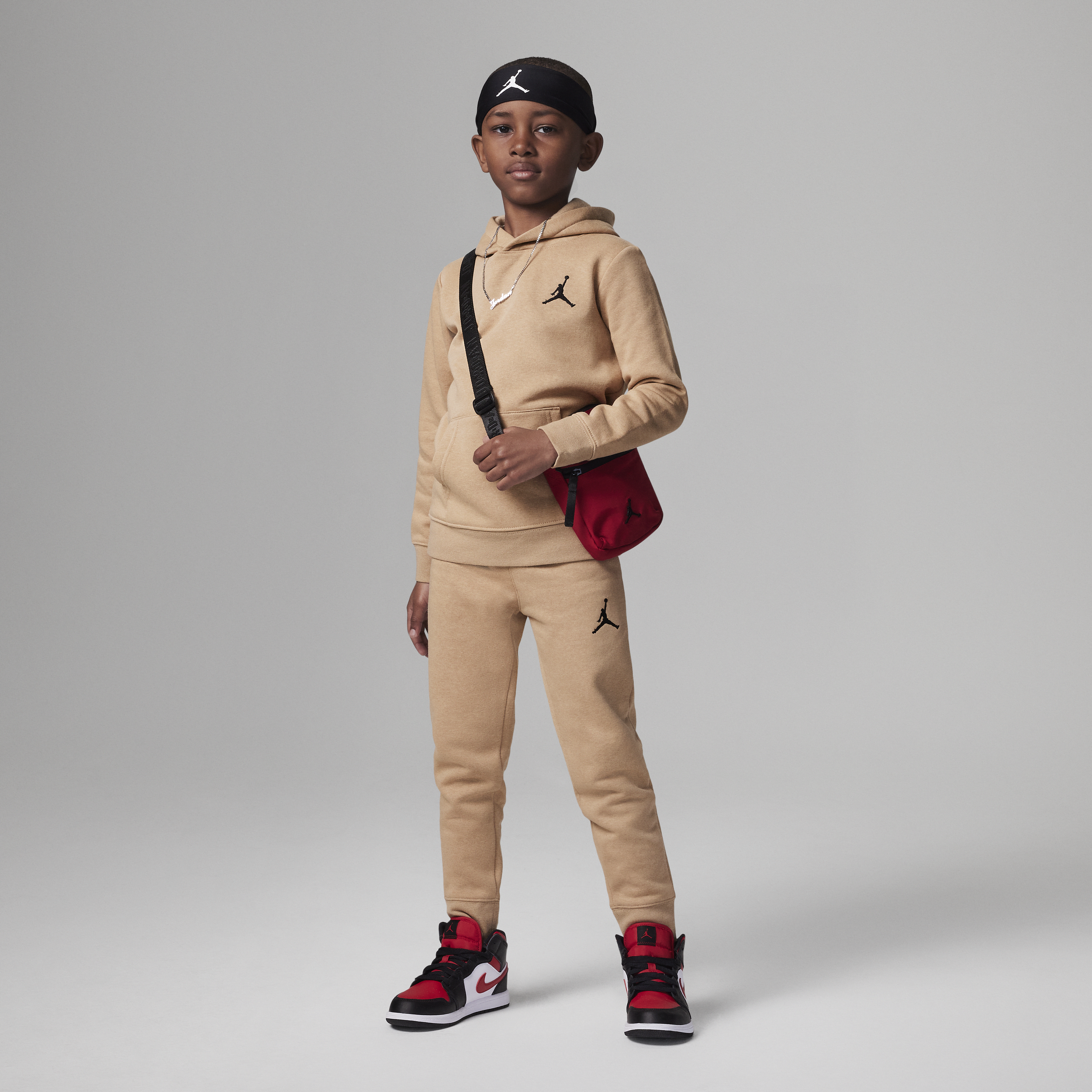 Nike Todelt Jordan MJ Essentials-pullover-hættetrøje-sæt i fleece til mindre børn - brun