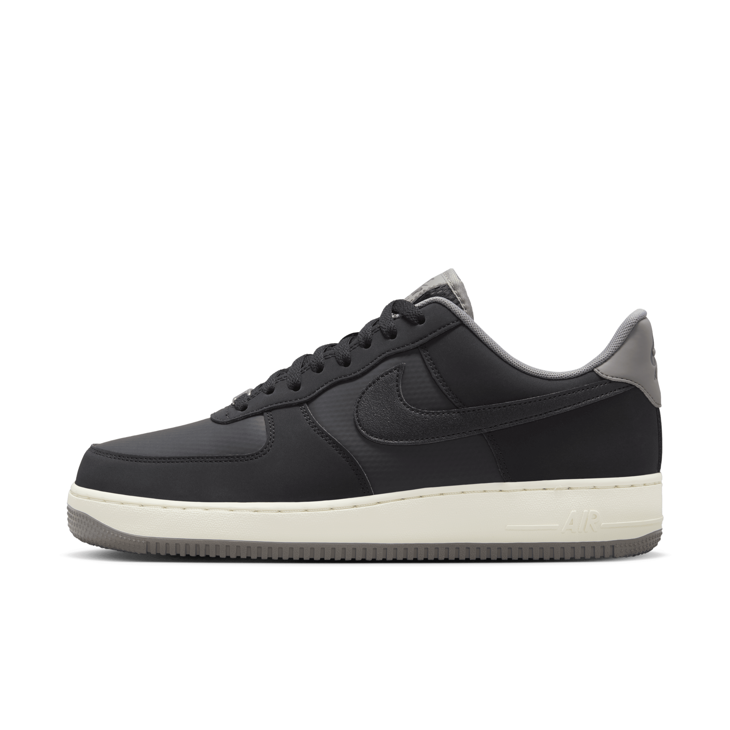 【ナイキ(NIKE)公式ストア】ナイキ エア フォース 1 '07 LV8 メンズ ウィンタライズド シューズ FZ5225-001 ブラック 【ナイキ(NIKE)公式ストア】ナイキ エア フォース 1 '07 LV8 メンズ ウィンタライズド シューズ FZ5225-001 ブラック