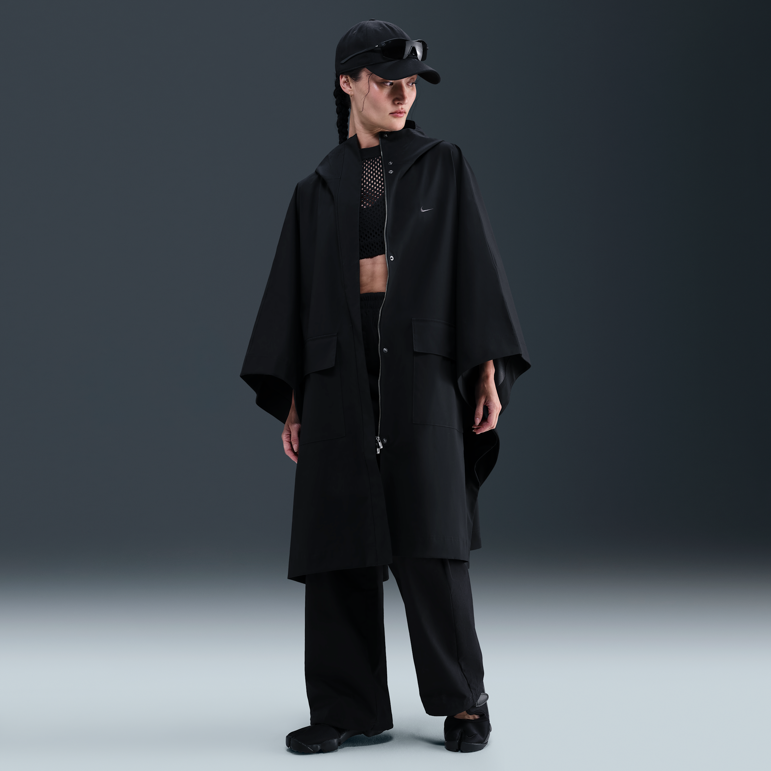 【ナイキ(NIKE)公式ストア】ナイキ スポーツウェア ウィメンズ テイラード レインポンチョ HV5132-010 ブラック 【ナイキ(NIKE)公式ストア】ナイキ スポーツウェア ウィメンズ テイラード レインポンチョ HV5132-010 ブラック