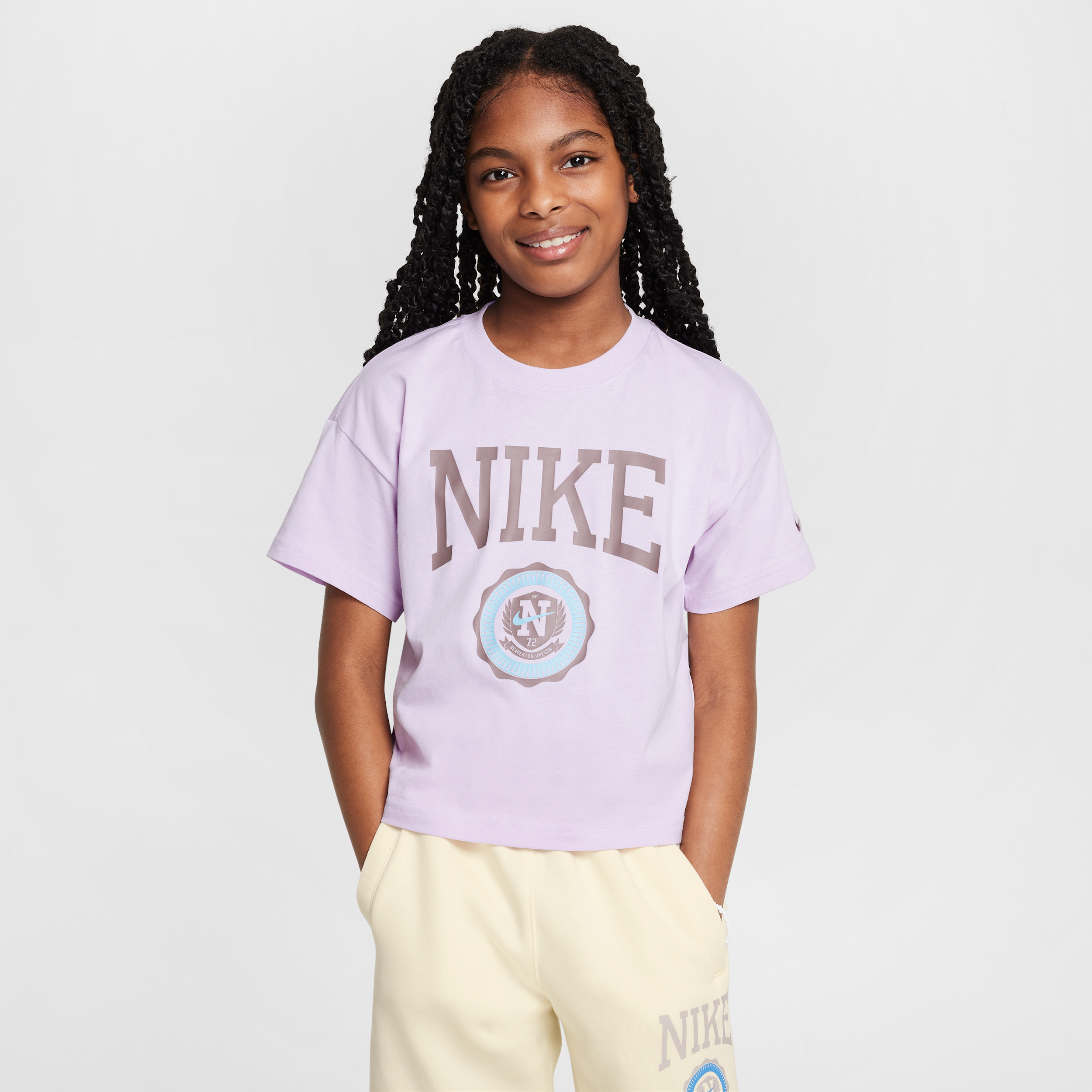 【ナイキ(NIKE)公式ストア】ナイキ スポーツウェア ガール Tシャツ HM6303-537 パープル 【ナイキ(NIKE)公式ストア】ナイキ スポーツウェア ガール Tシャツ HM6303-537 パープル