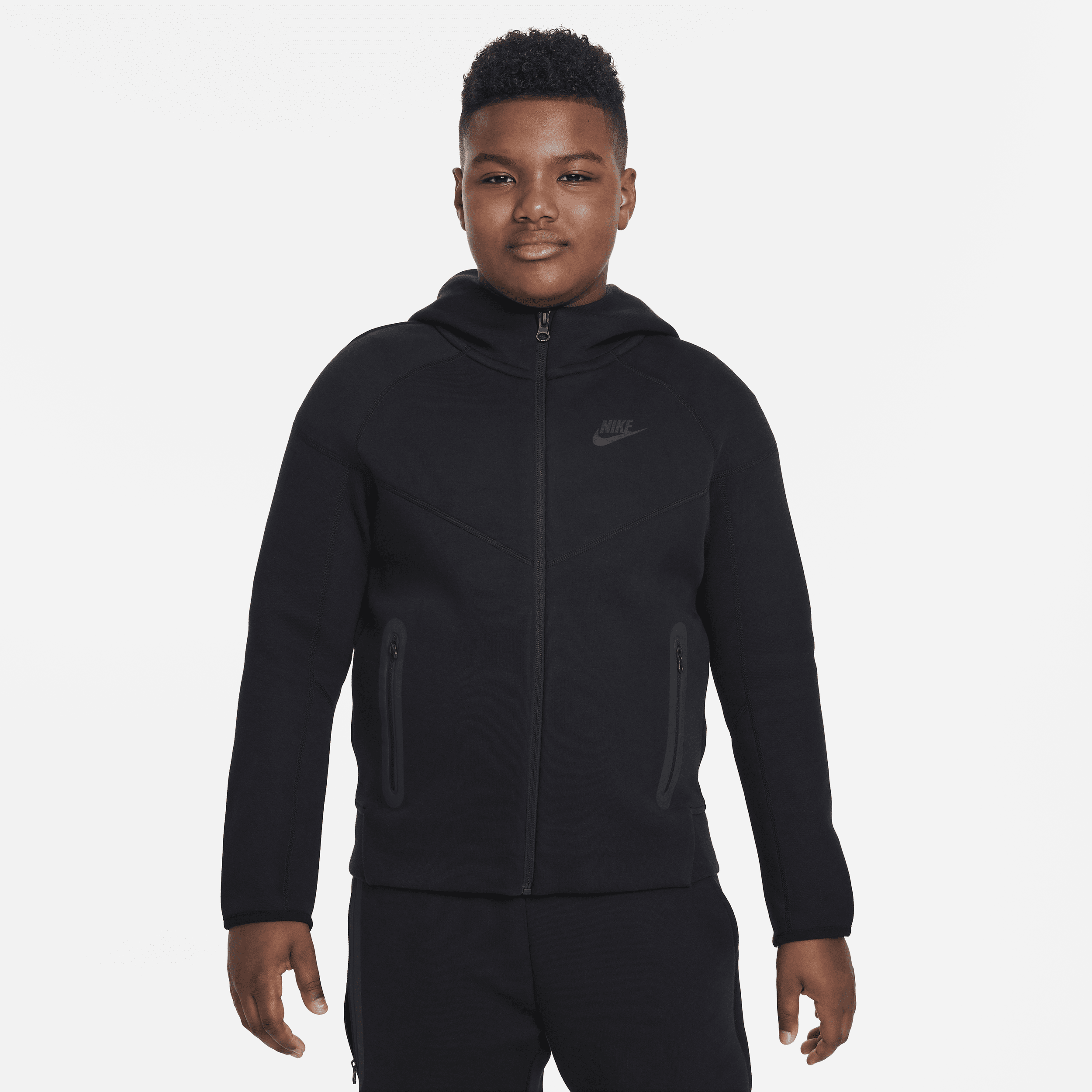 Nike Sportswear Tech Fleece-hættetrøje med lynlås i fuld længde (udvidet størrelse) til større børn (drenge) - sort